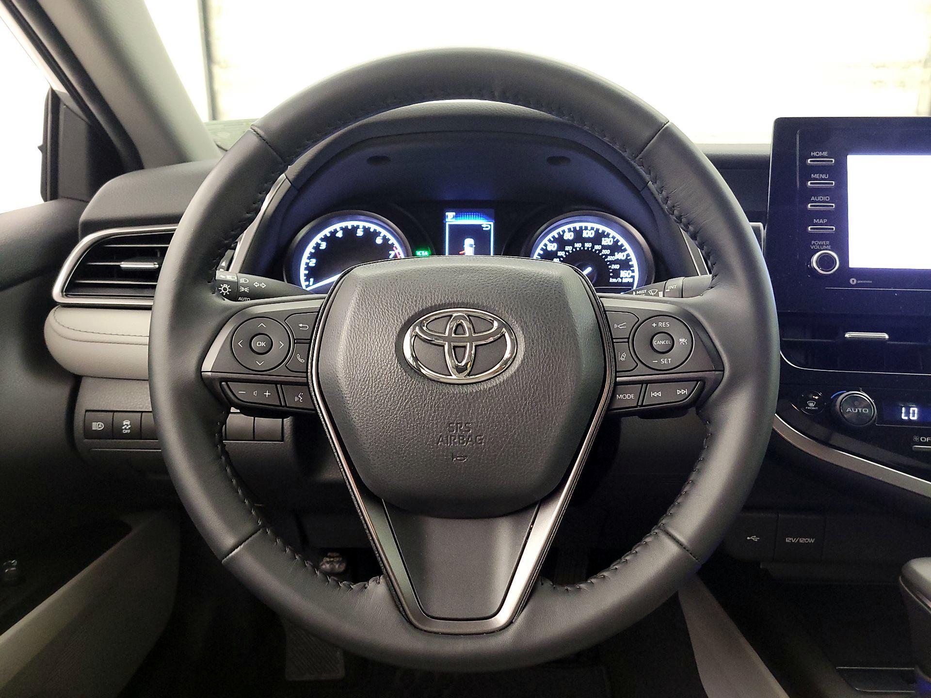 Thumbnail: 2022 Toyota Camry - 10