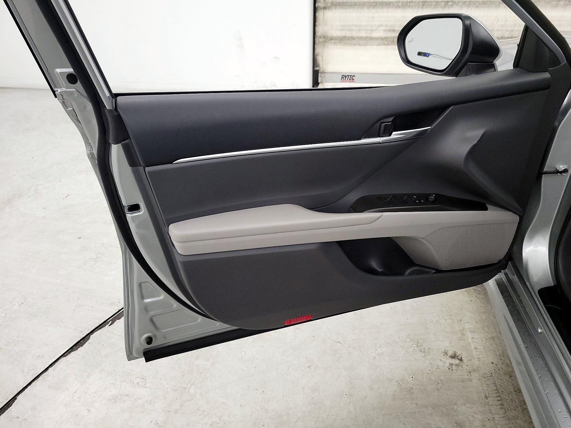 Thumbnail: 2022 Toyota Camry - 12