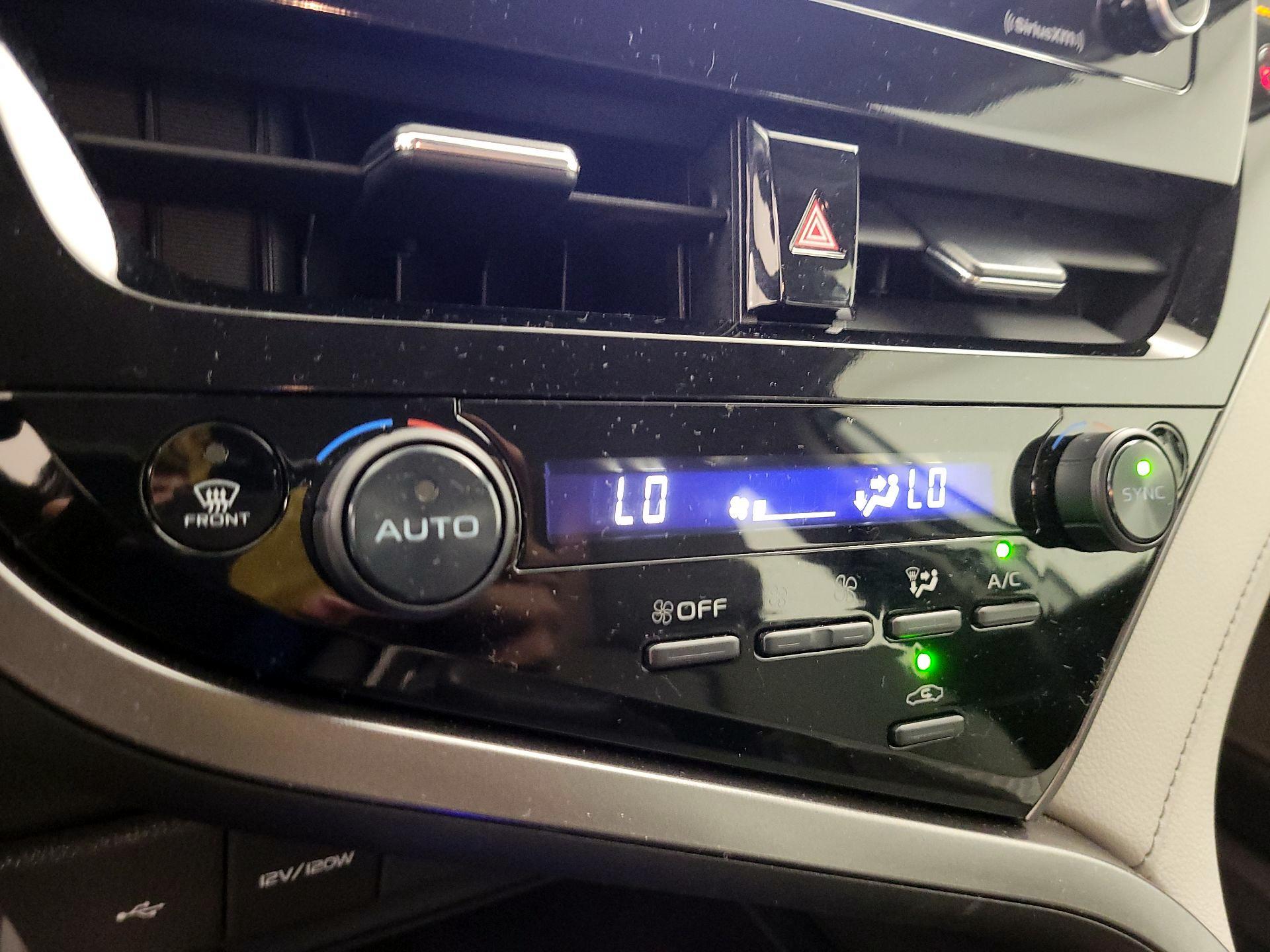 Thumbnail: 2022 Toyota Camry - 15