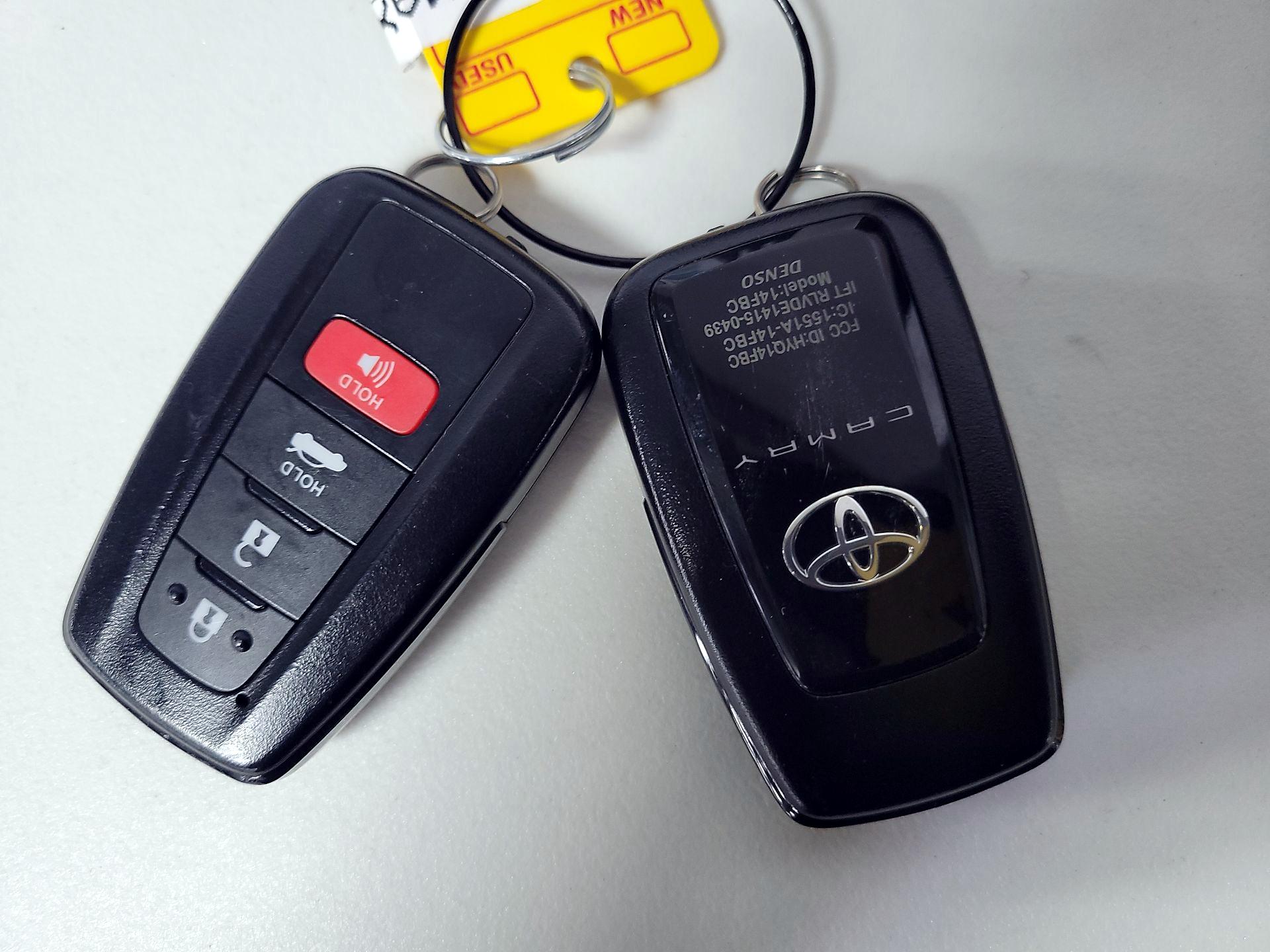 Thumbnail: 2022 Toyota Camry - 20