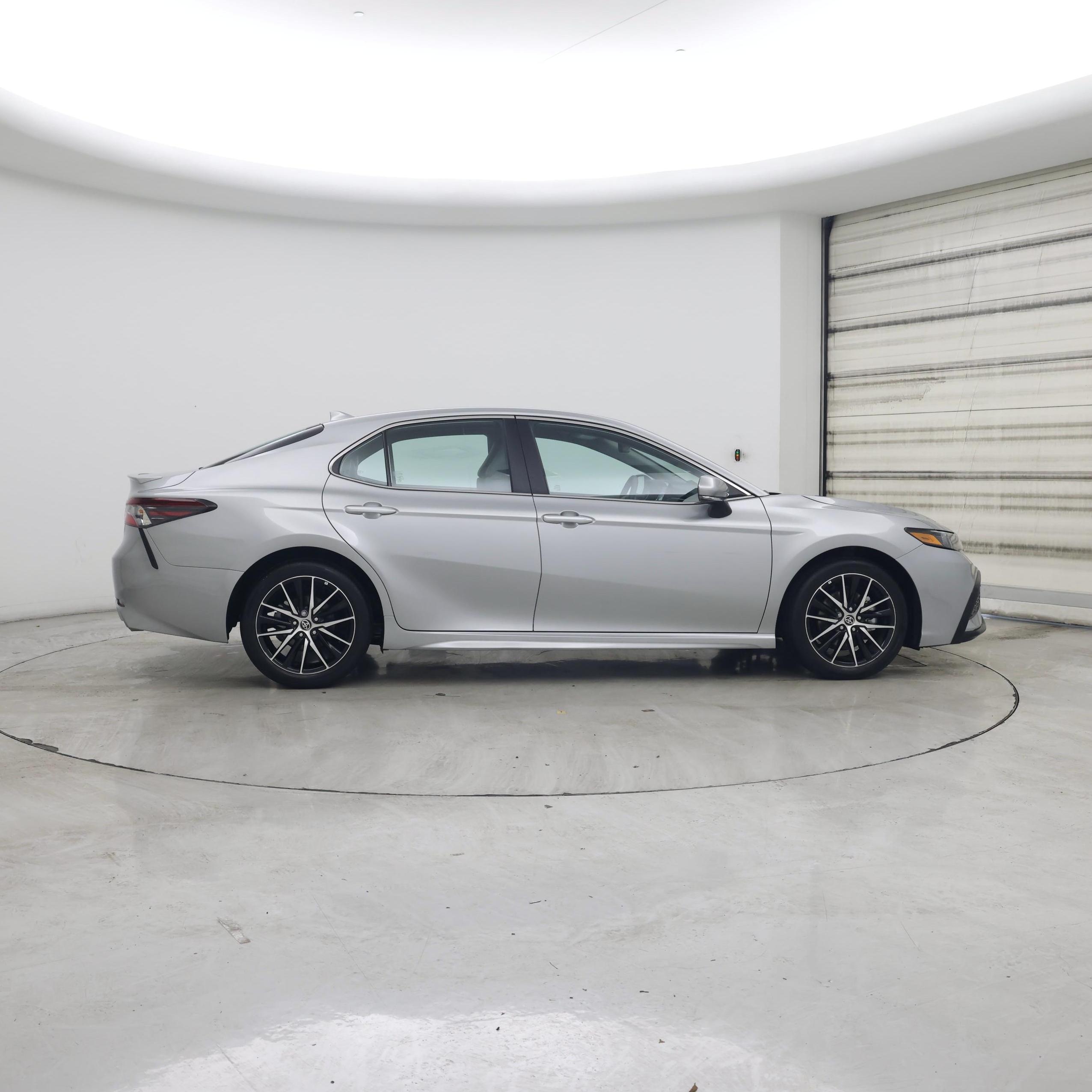 Thumbnail: 2022 Toyota Camry - 7