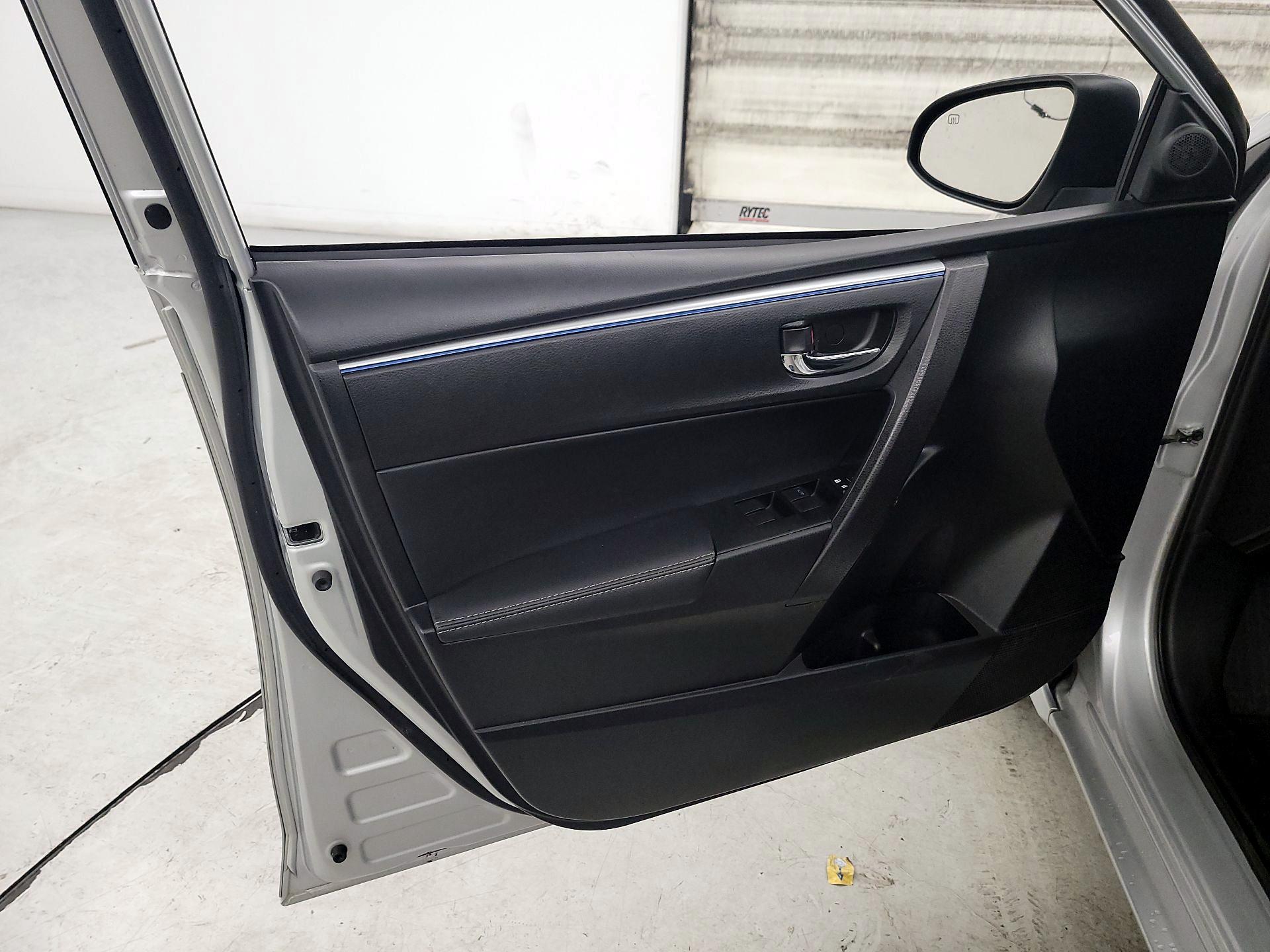 Thumbnail: 2015 Toyota Corolla - 12