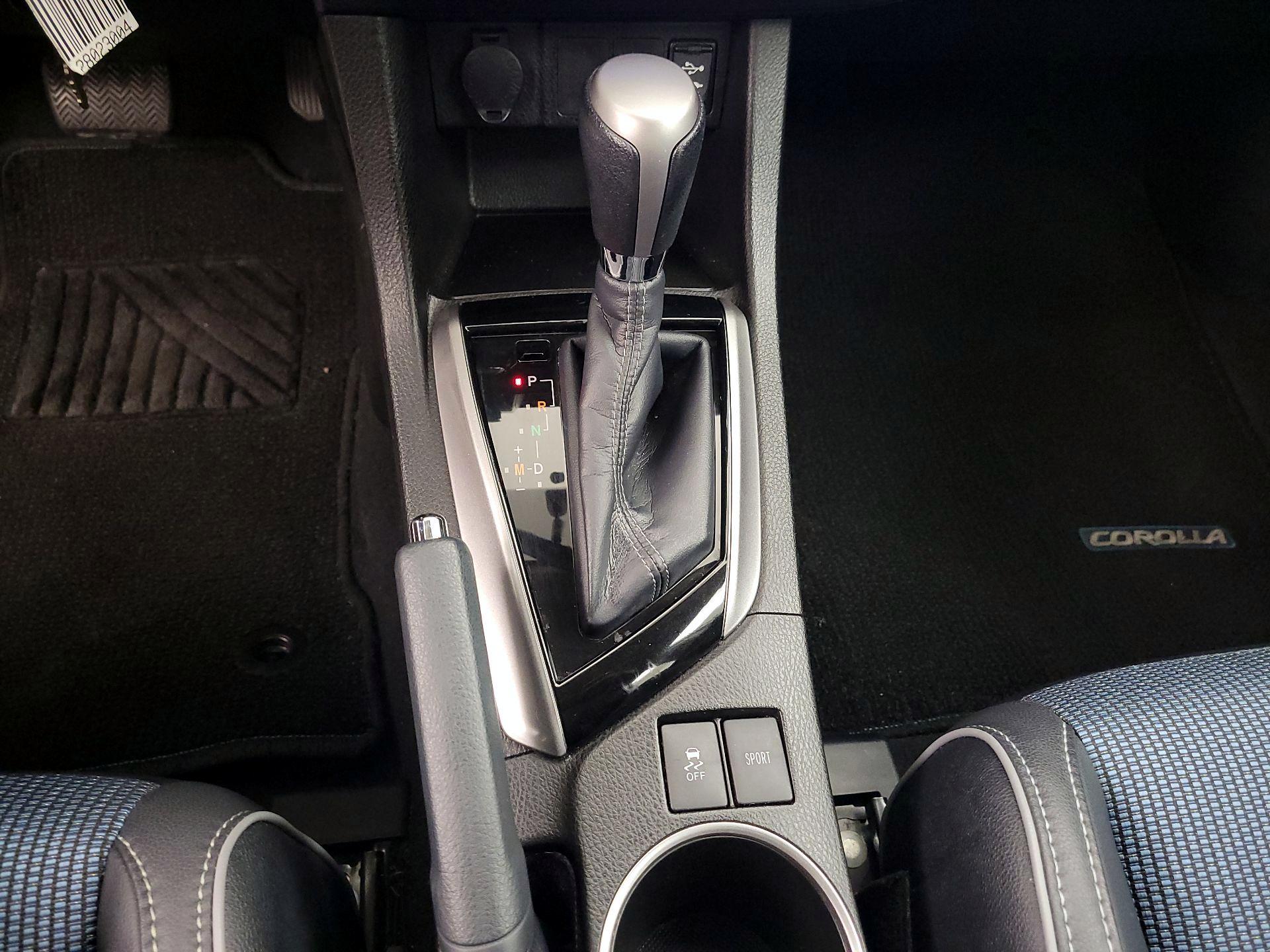 Thumbnail: 2015 Toyota Corolla - 16