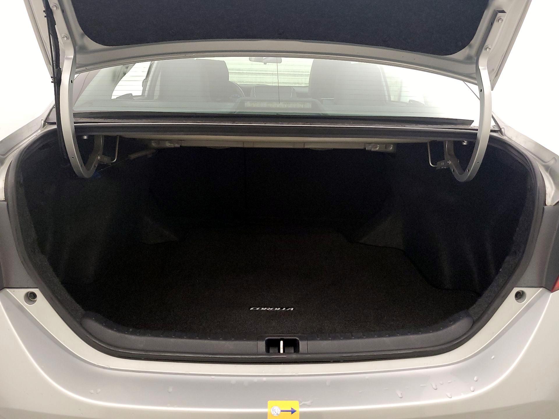 Thumbnail: 2015 Toyota Corolla - 18