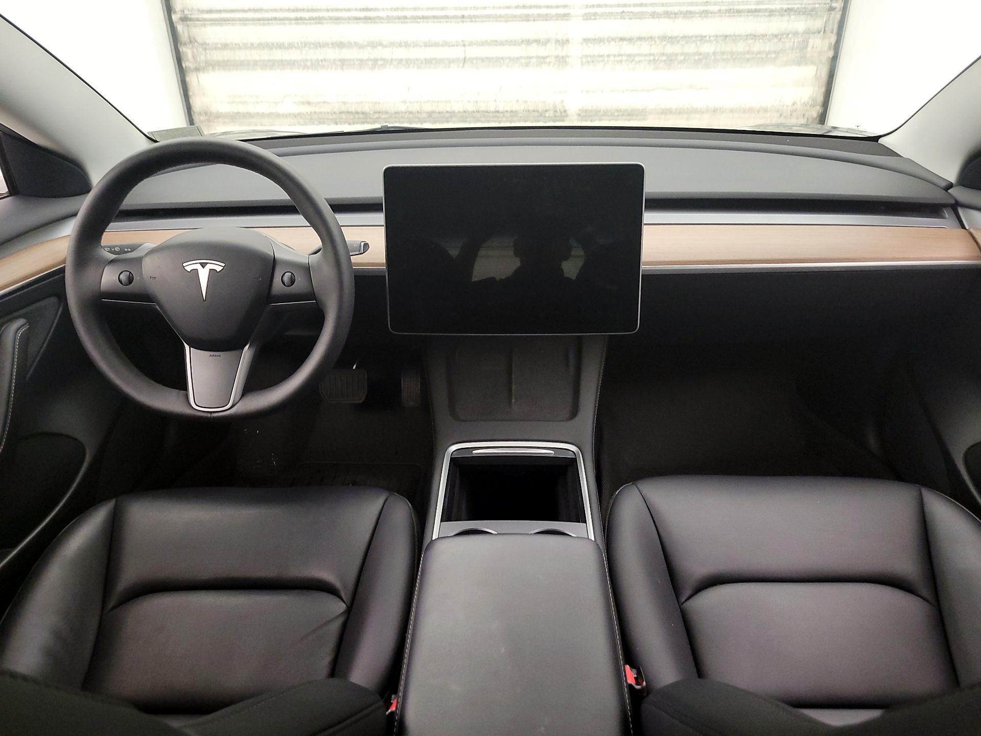 Thumbnail: 2023 Tesla Model 3 - 9