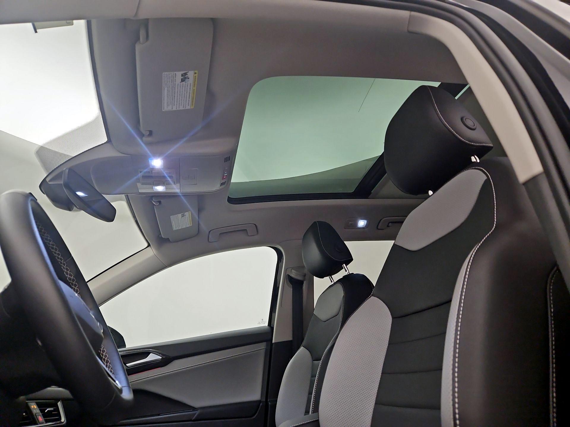 Thumbnail: 2022 Volkswagen Taos - 20