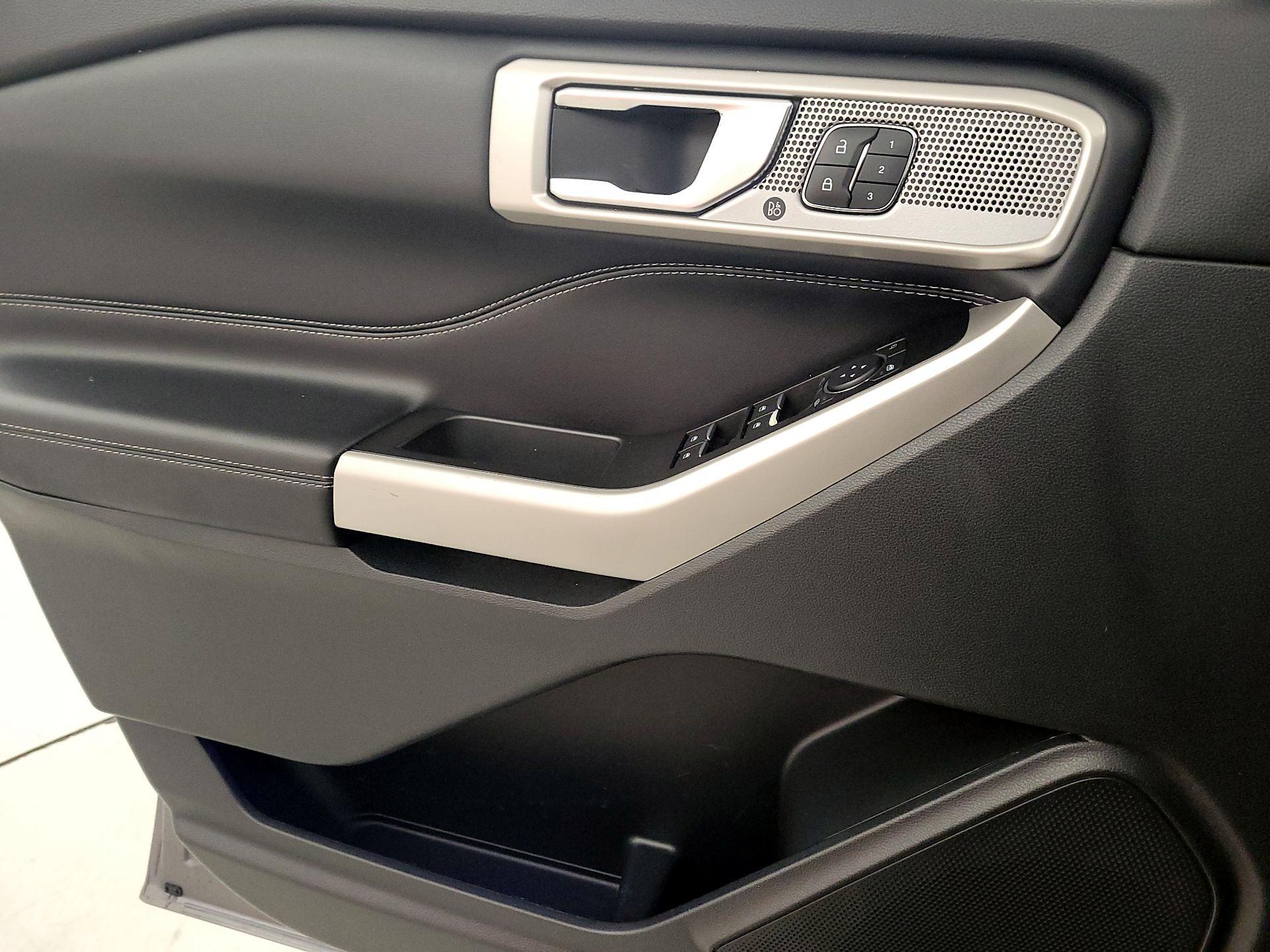 Thumbnail: 2021 Ford Explorer - 12