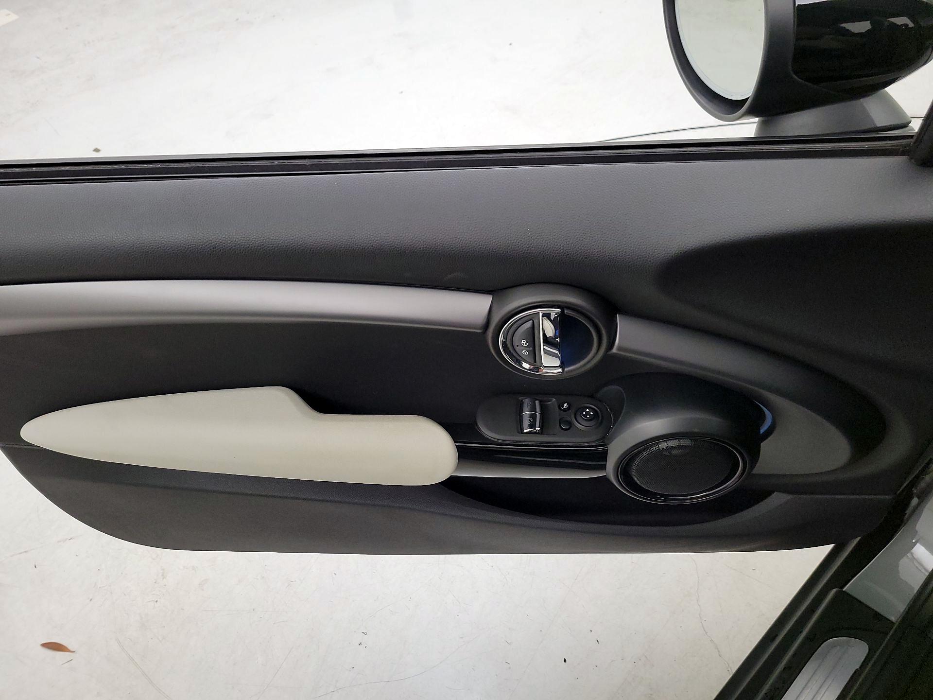 Thumbnail: 2022 MINI Cooper Hardtop - 12