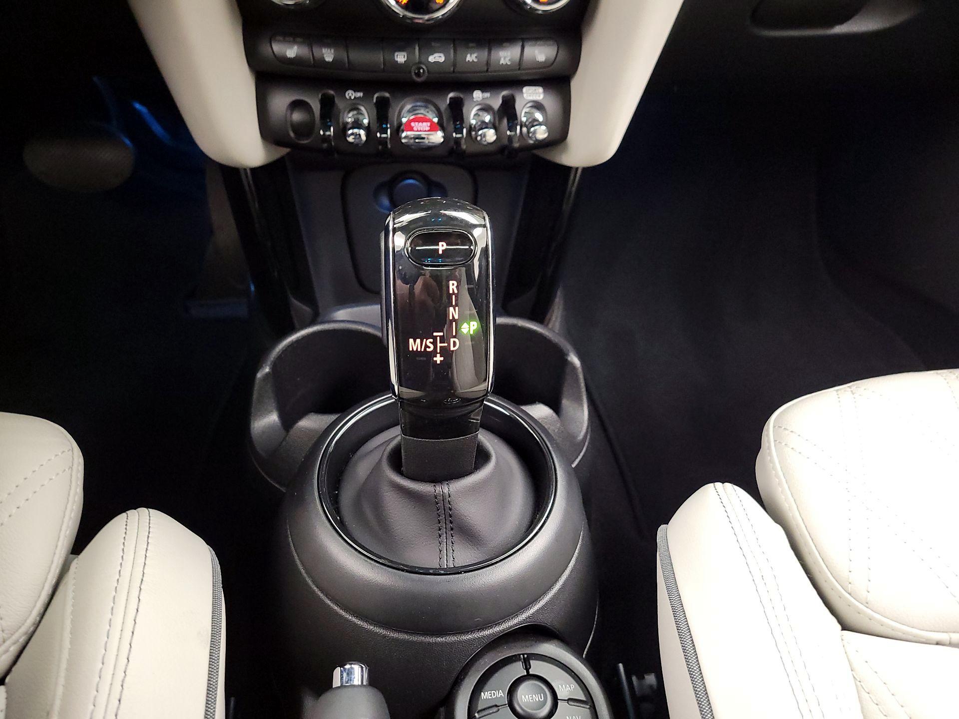 Thumbnail: 2022 MINI Cooper Hardtop - 17