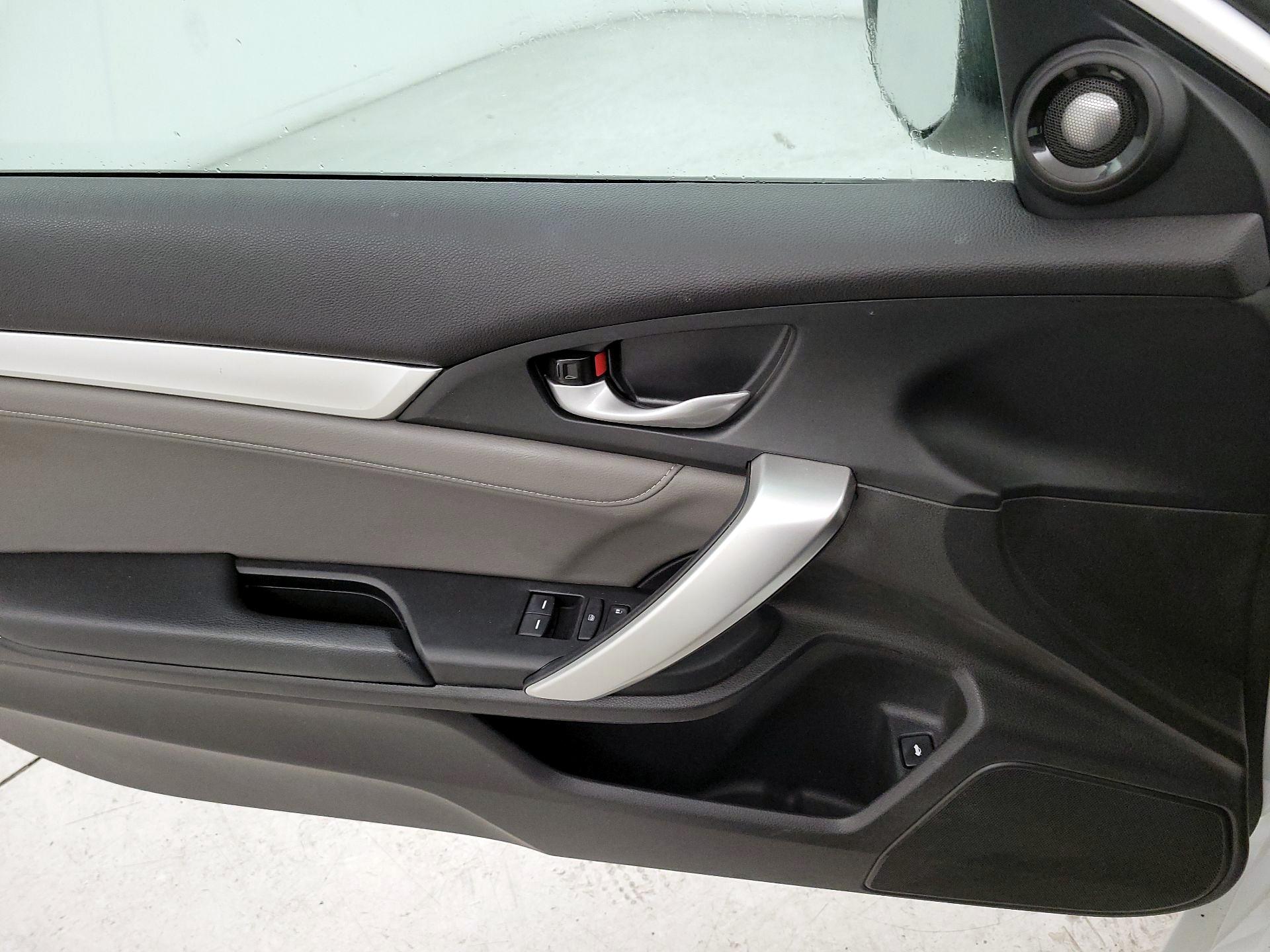 Thumbnail: 2016 Honda Civic - 12