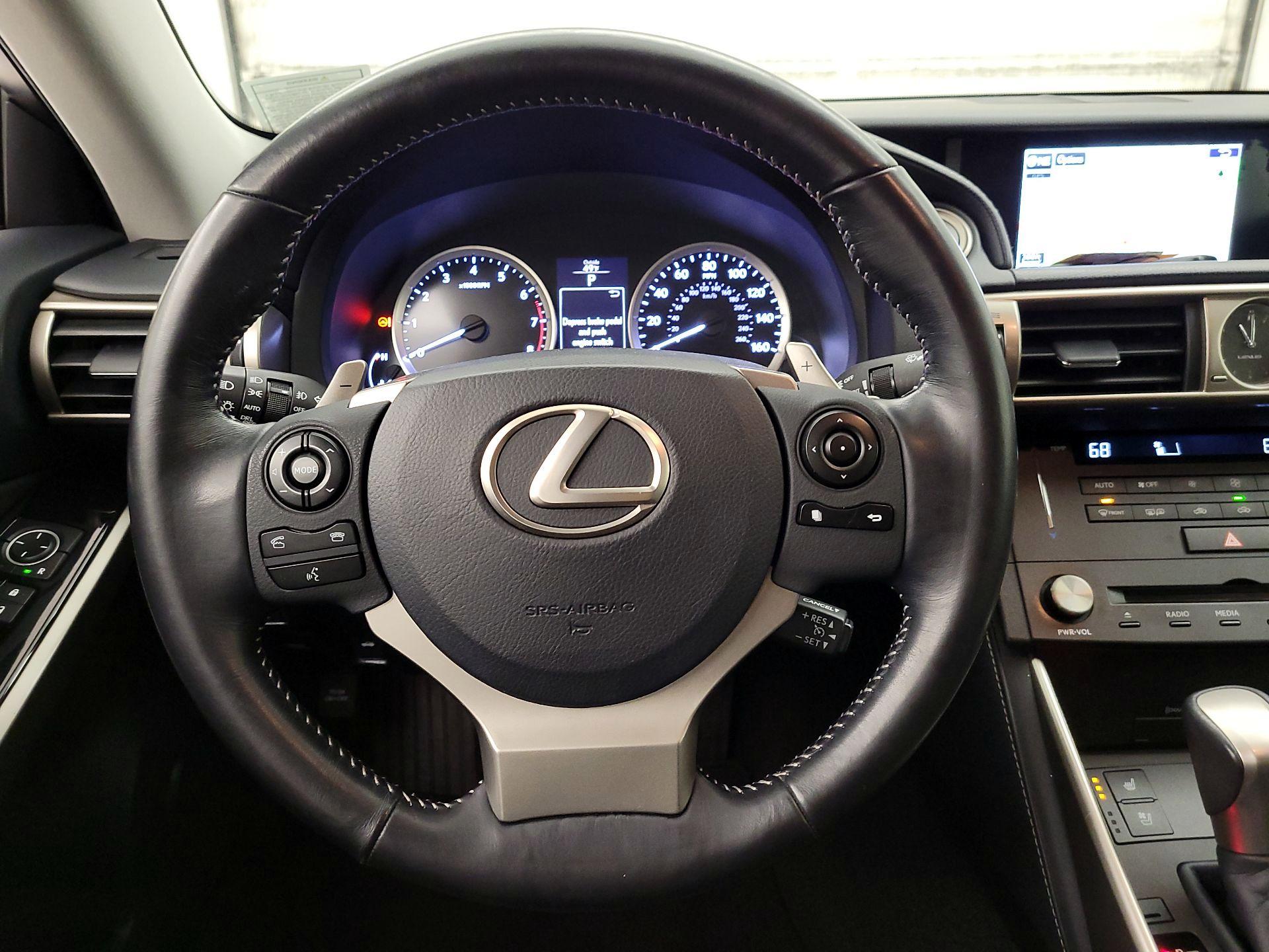 Thumbnail: 2015 Lexus IS - 10