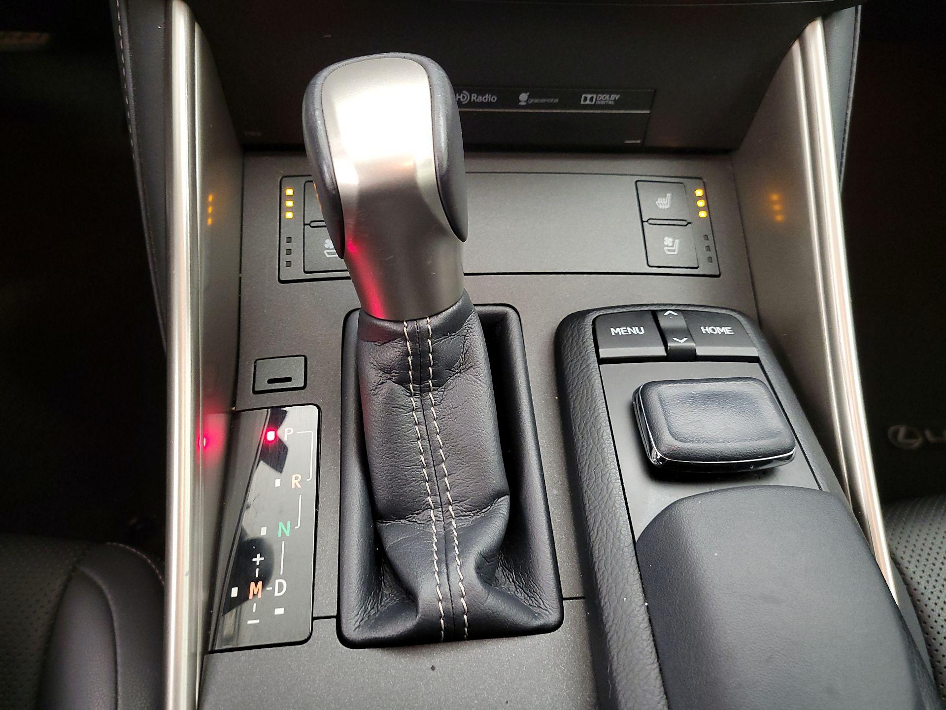 Thumbnail: 2015 Lexus IS - 16