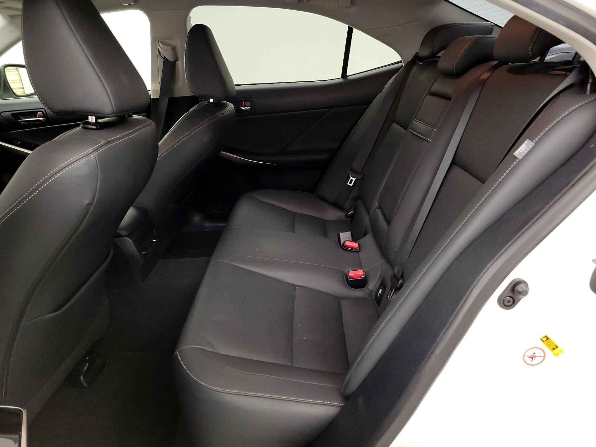 Thumbnail: 2015 Lexus IS - 17