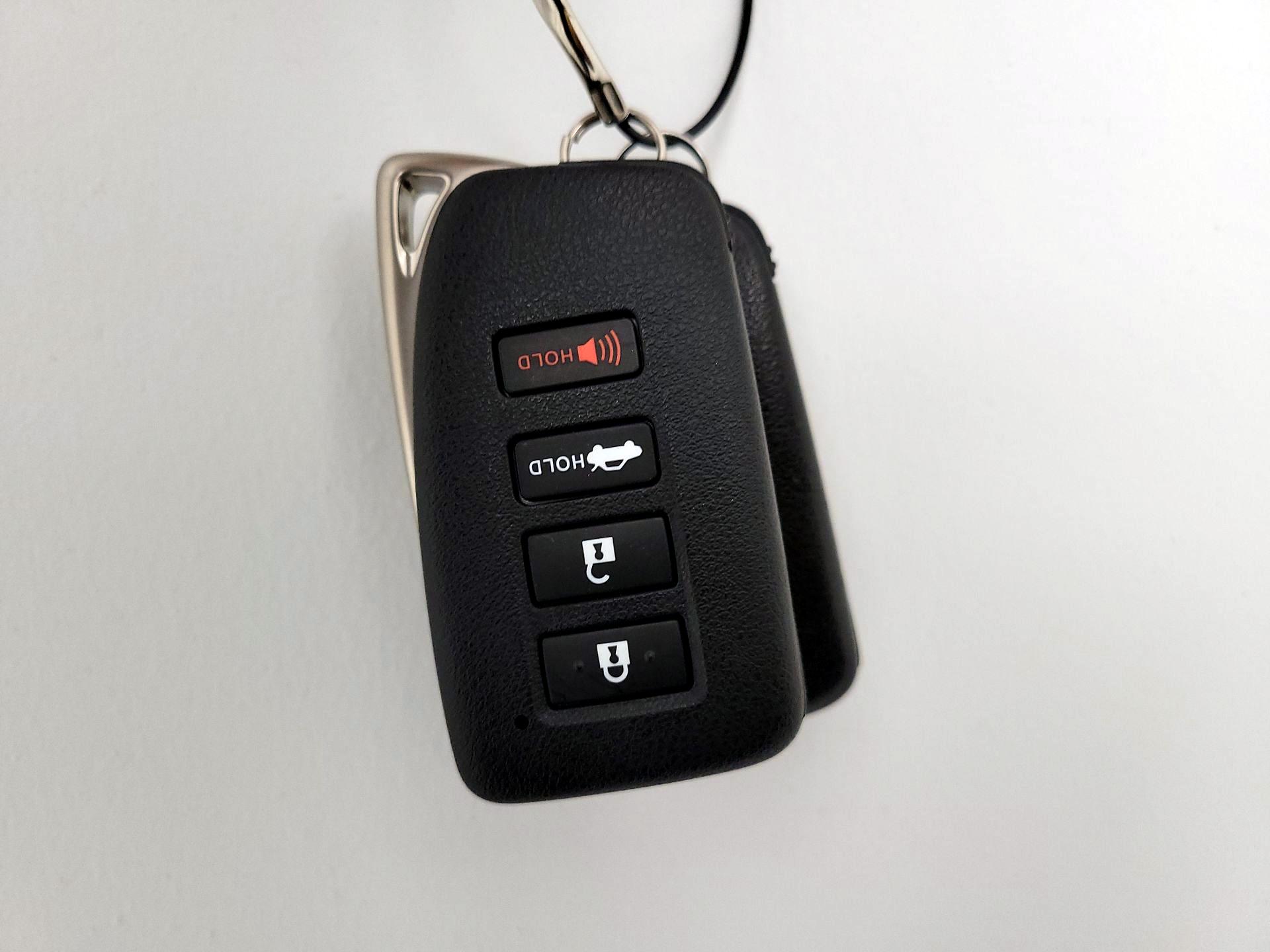 Thumbnail: 2015 Lexus IS - 20