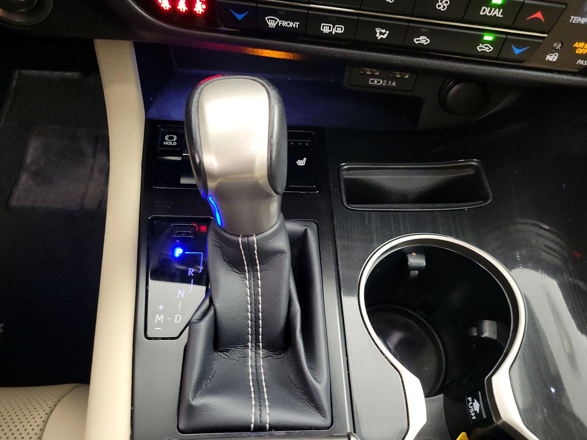 Thumbnail: 2022 Lexus RX - 16