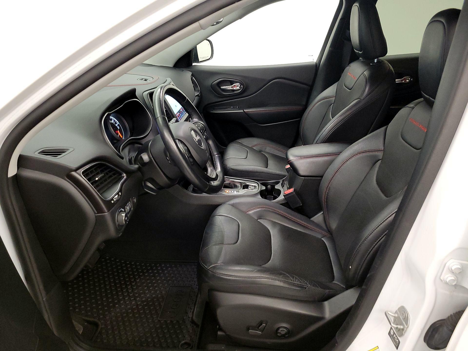 Thumbnail: 2021 Jeep Cherokee - 11