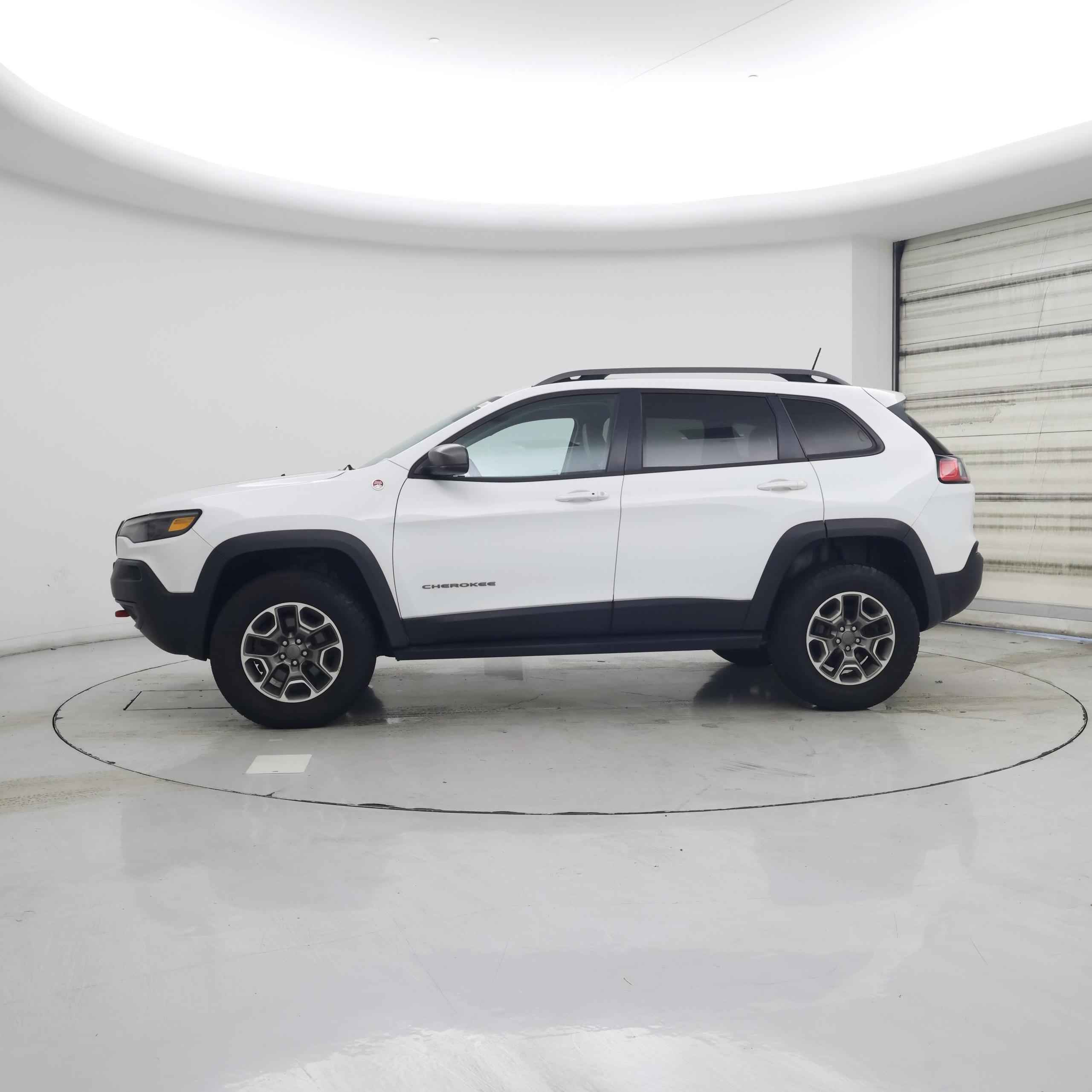 Thumbnail: 2021 Jeep Cherokee - 3