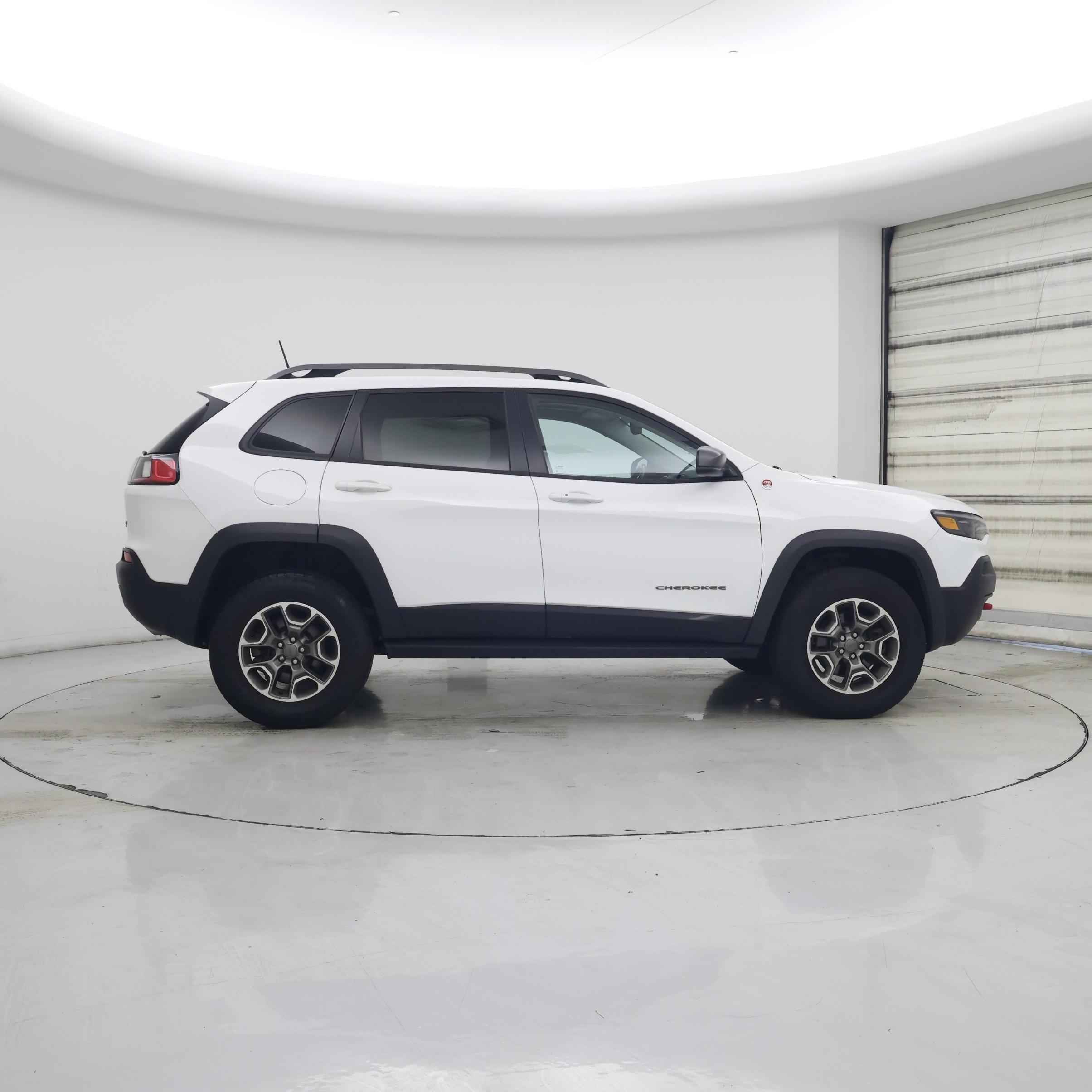 Thumbnail: 2021 Jeep Cherokee - 7
