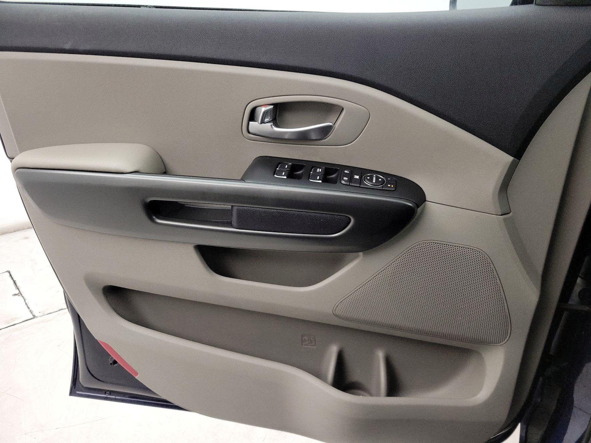 Thumbnail: 2019 Kia Sedona - 12