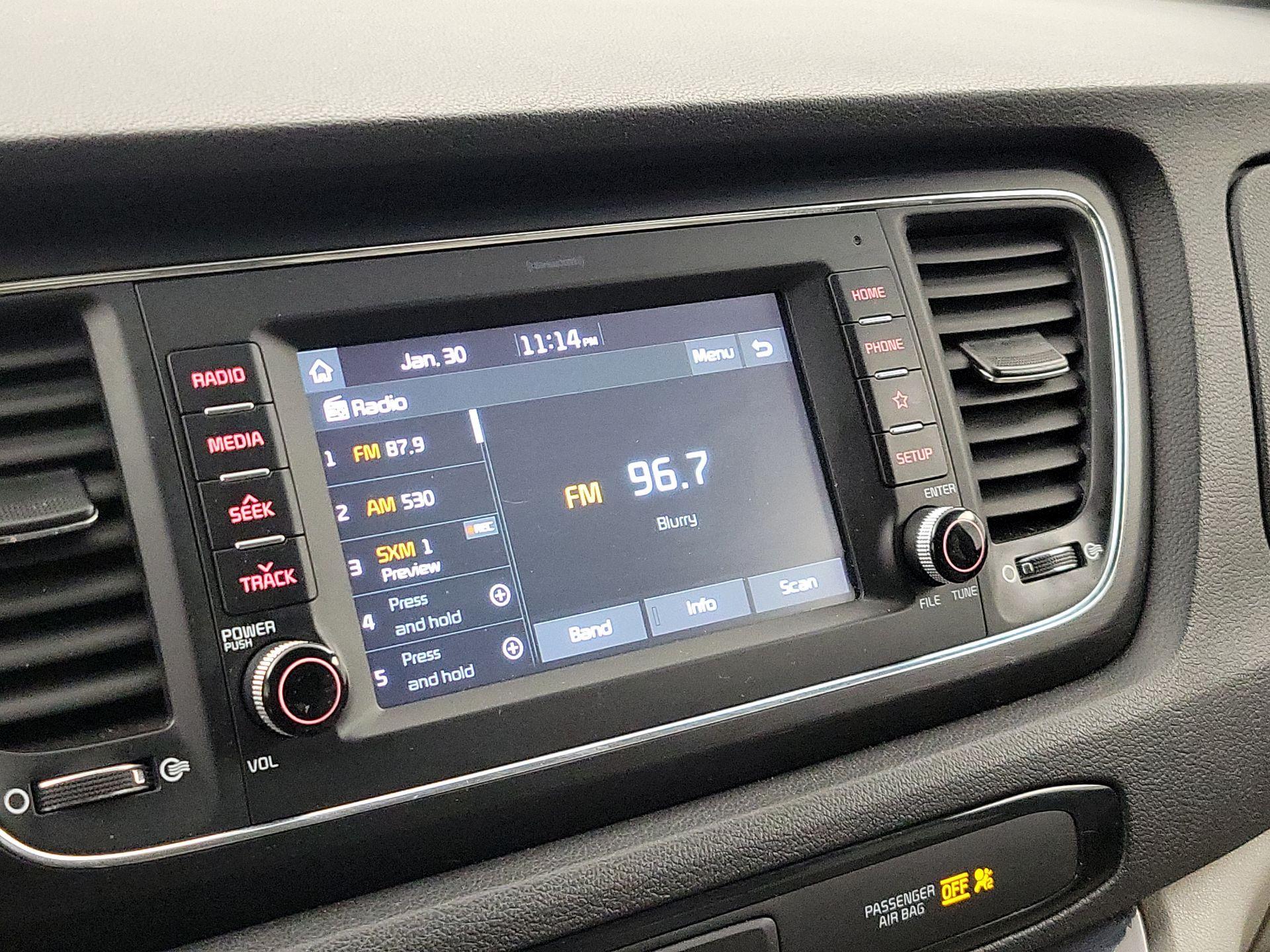 Thumbnail: 2019 Kia Sedona - 15