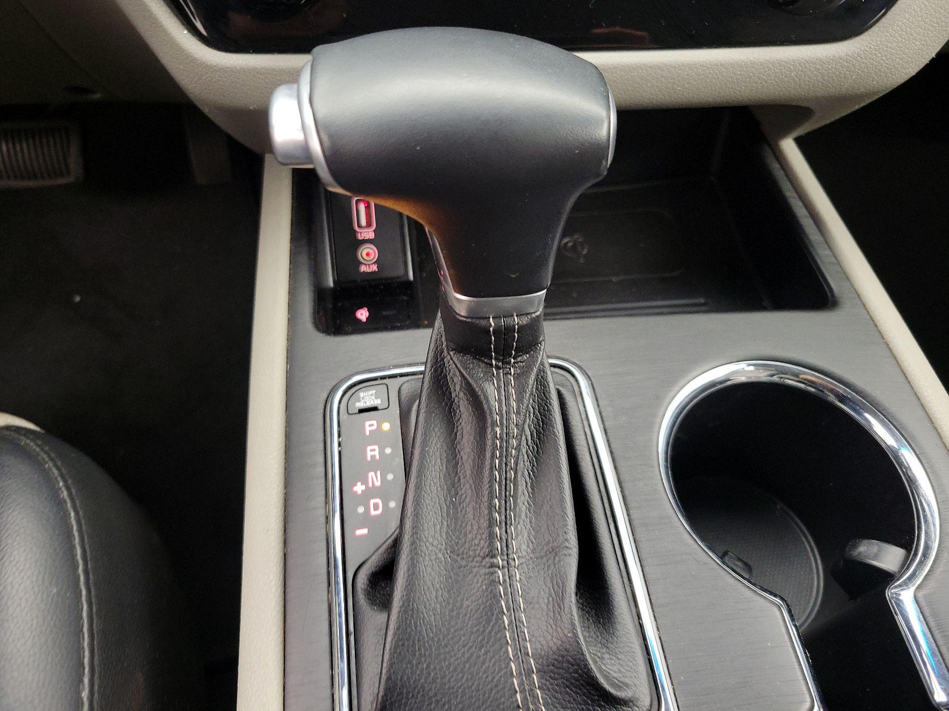 Thumbnail: 2019 Kia Sedona - 17