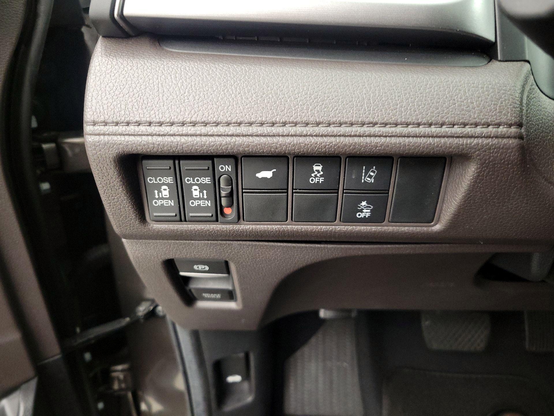 Thumbnail: 2019 Honda Odyssey - 13