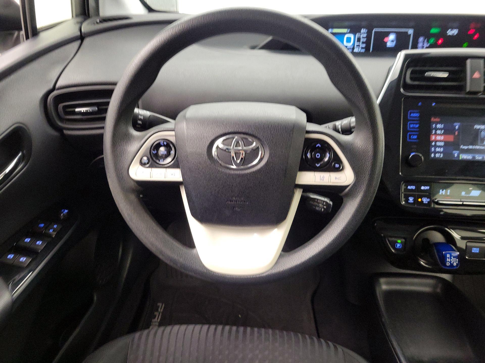 Thumbnail: 2017 Toyota Prius - 10