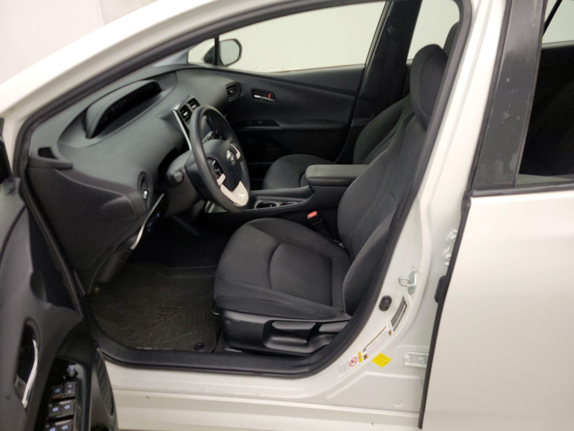 Thumbnail: 2017 Toyota Prius - 11