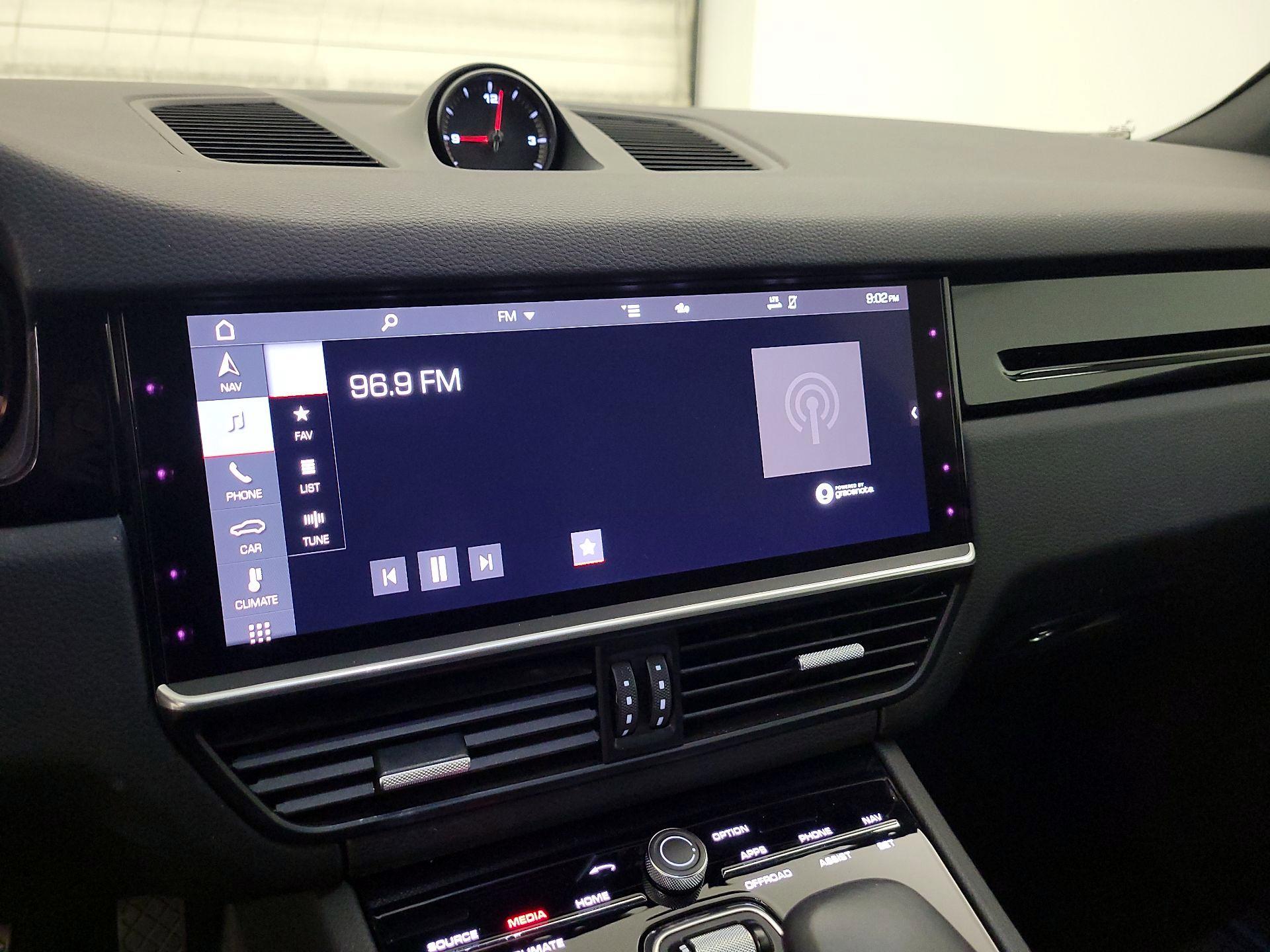 Thumbnail: 2021 Porsche Cayenne - 16