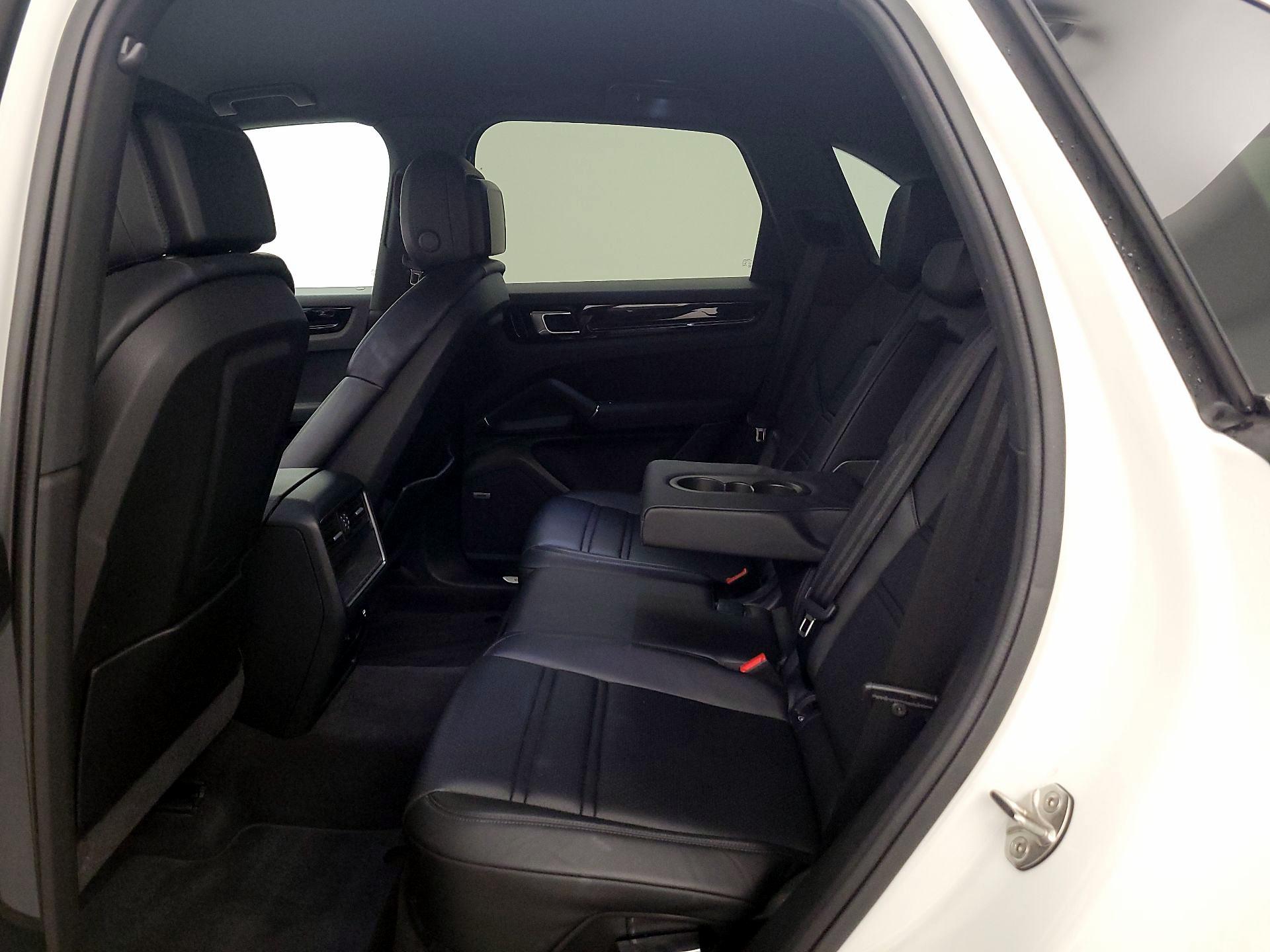 Thumbnail: 2021 Porsche Cayenne - 20