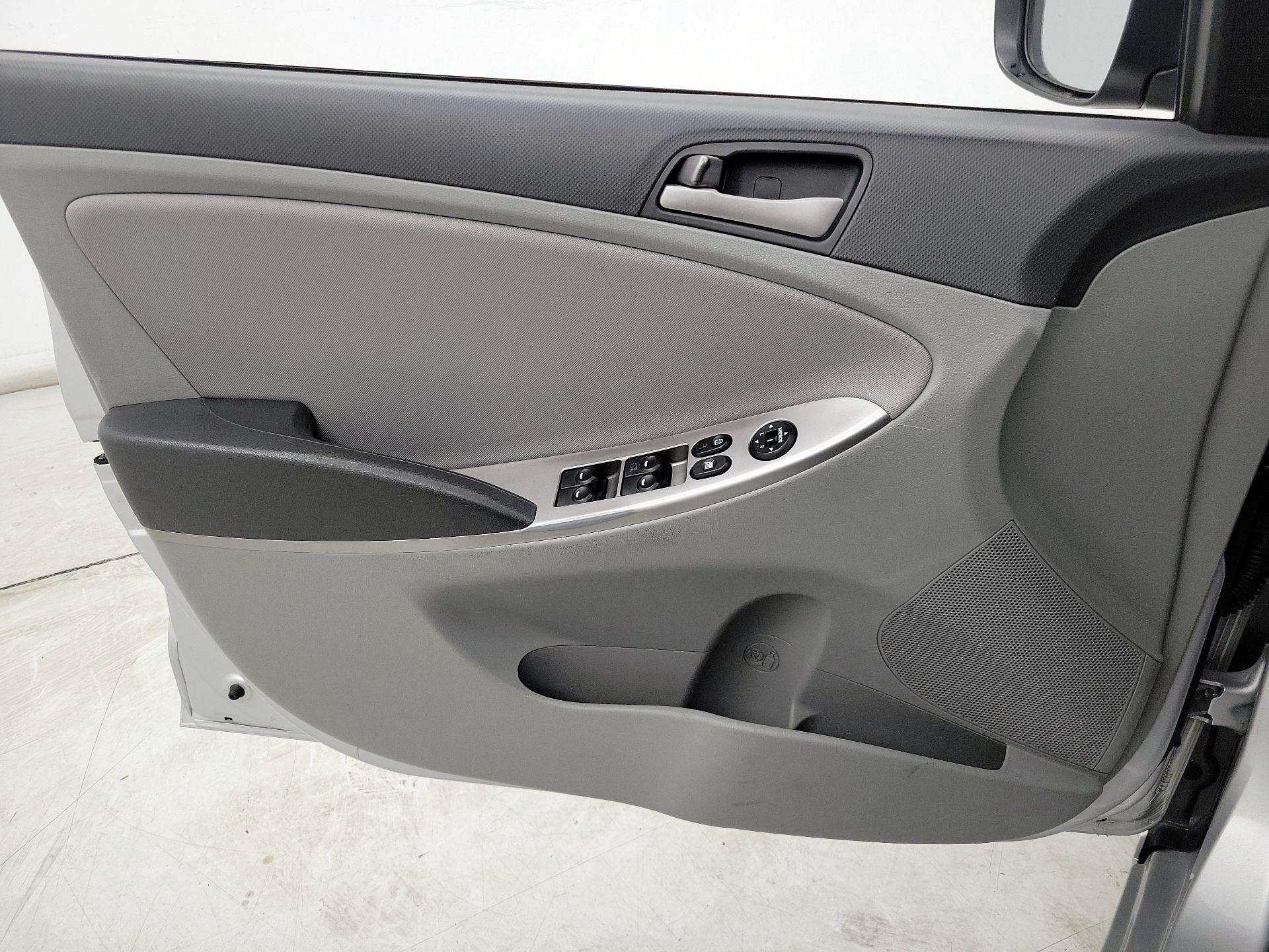 Thumbnail: 2016 Hyundai Accent - 12
