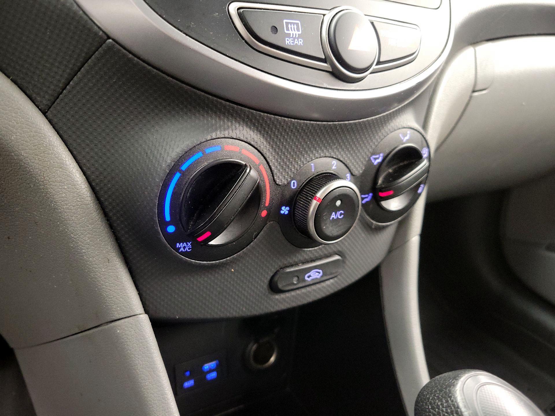 Thumbnail: 2016 Hyundai Accent - 15
