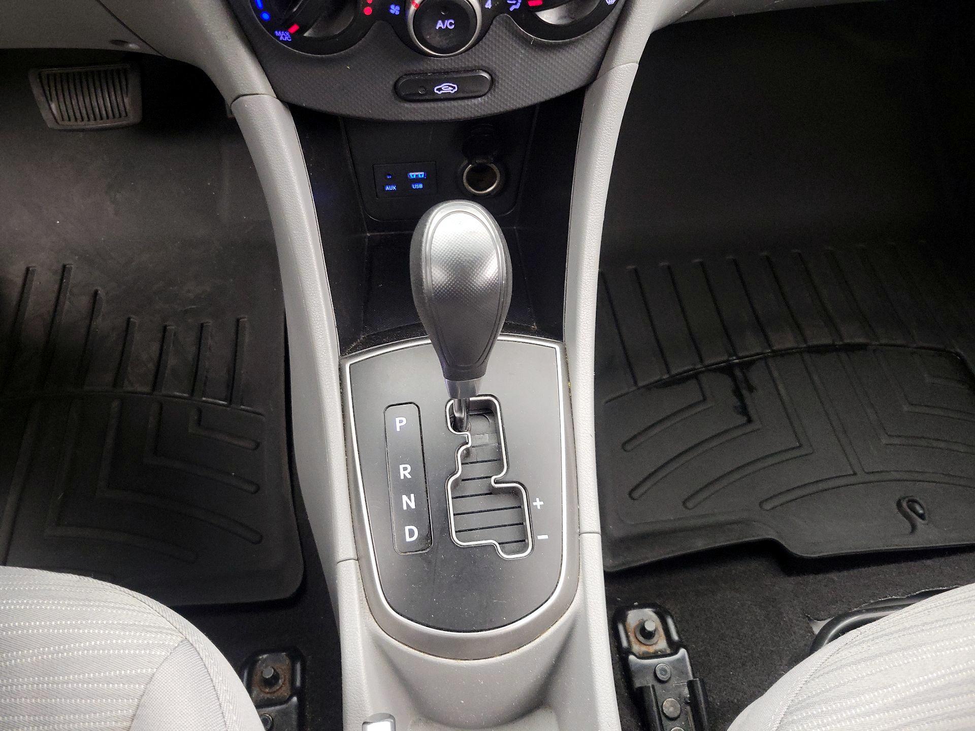 Thumbnail: 2016 Hyundai Accent - 16