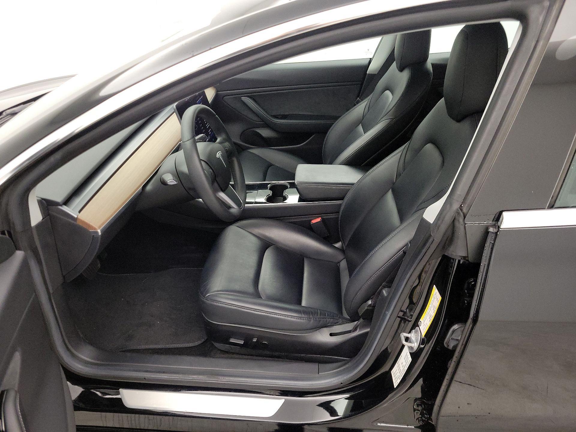 Thumbnail: 2019 Tesla Model 3 - 11