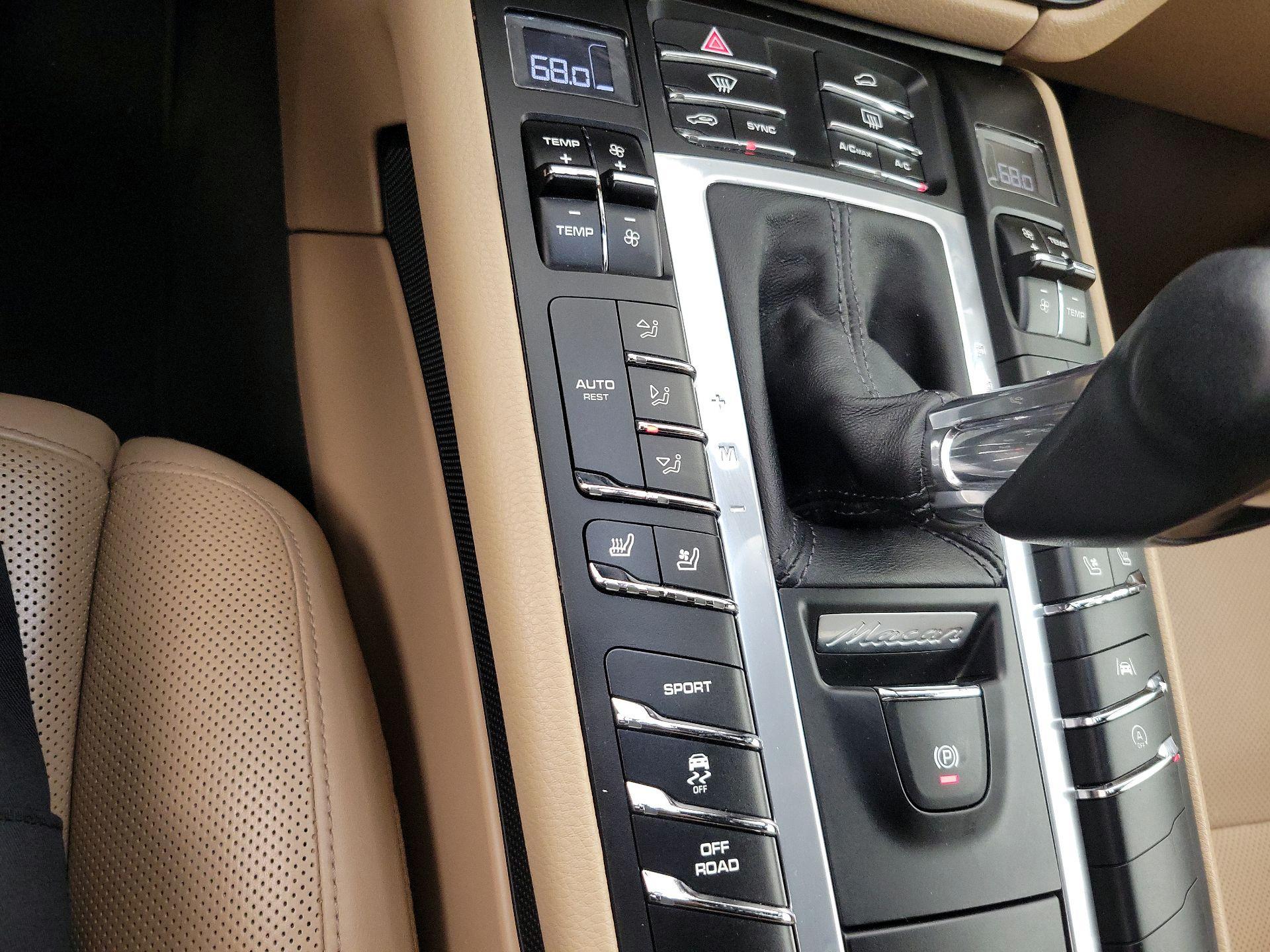 Thumbnail: 2019 Porsche Macan - 17