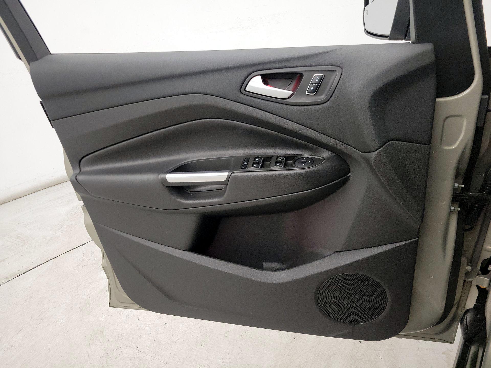 Thumbnail: 2016 Ford C-Max - 12