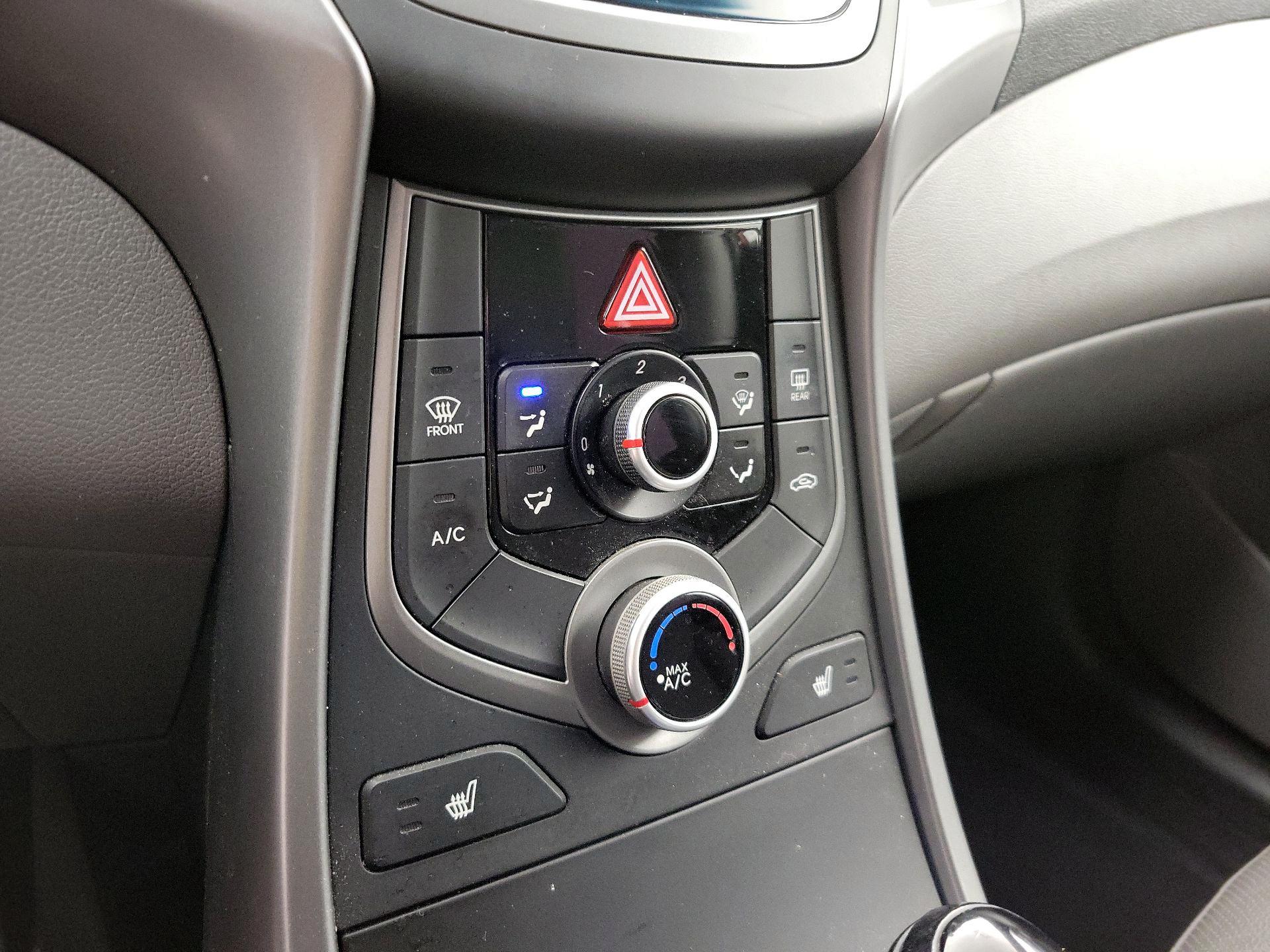 Thumbnail: 2015 Hyundai Elantra - 16