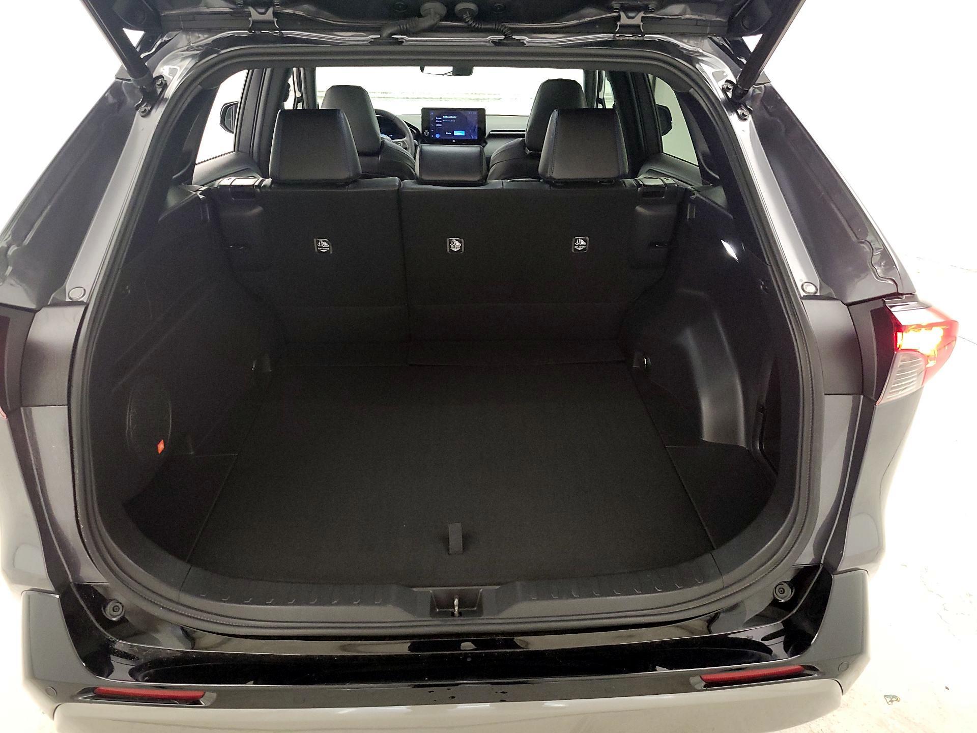 Thumbnail: 2023 Toyota RAV4 - 18