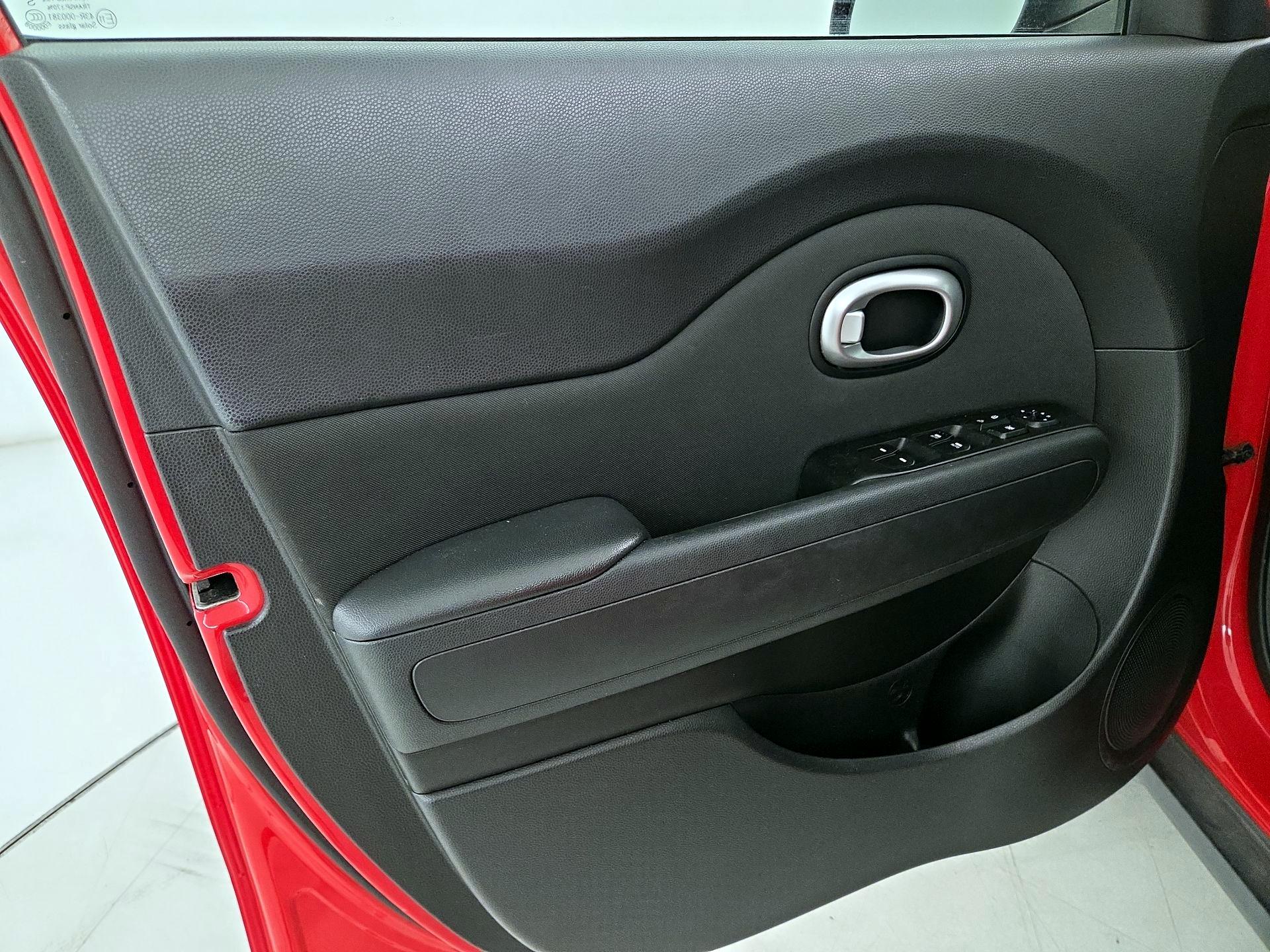 Thumbnail: 2014 Kia Soul - 12