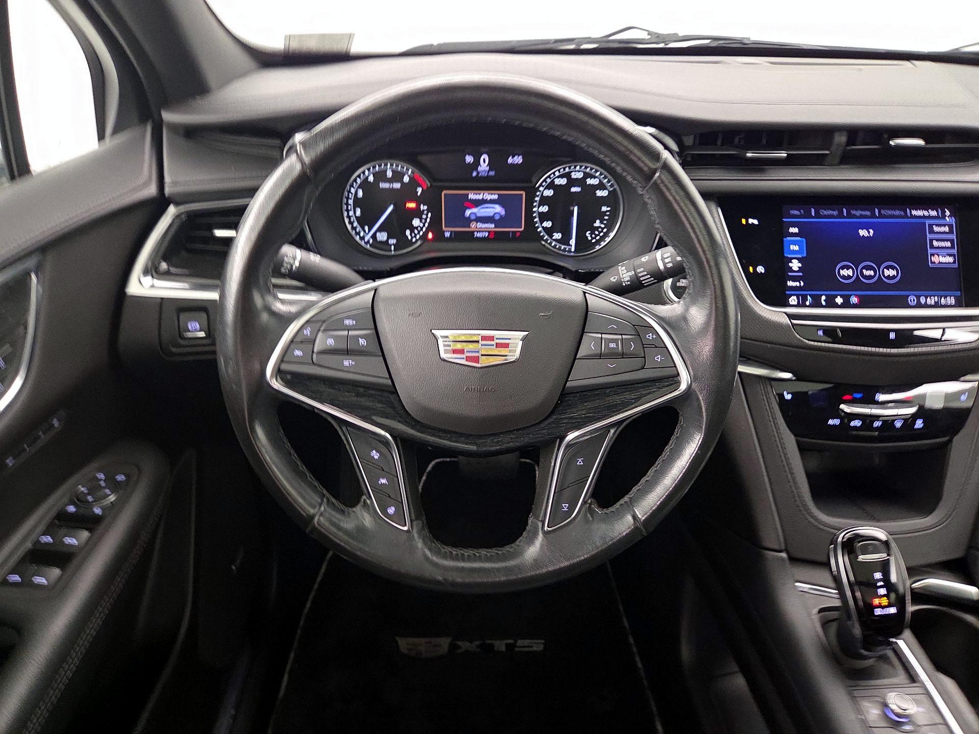 Thumbnail: 2020 Cadillac XT5 - 10