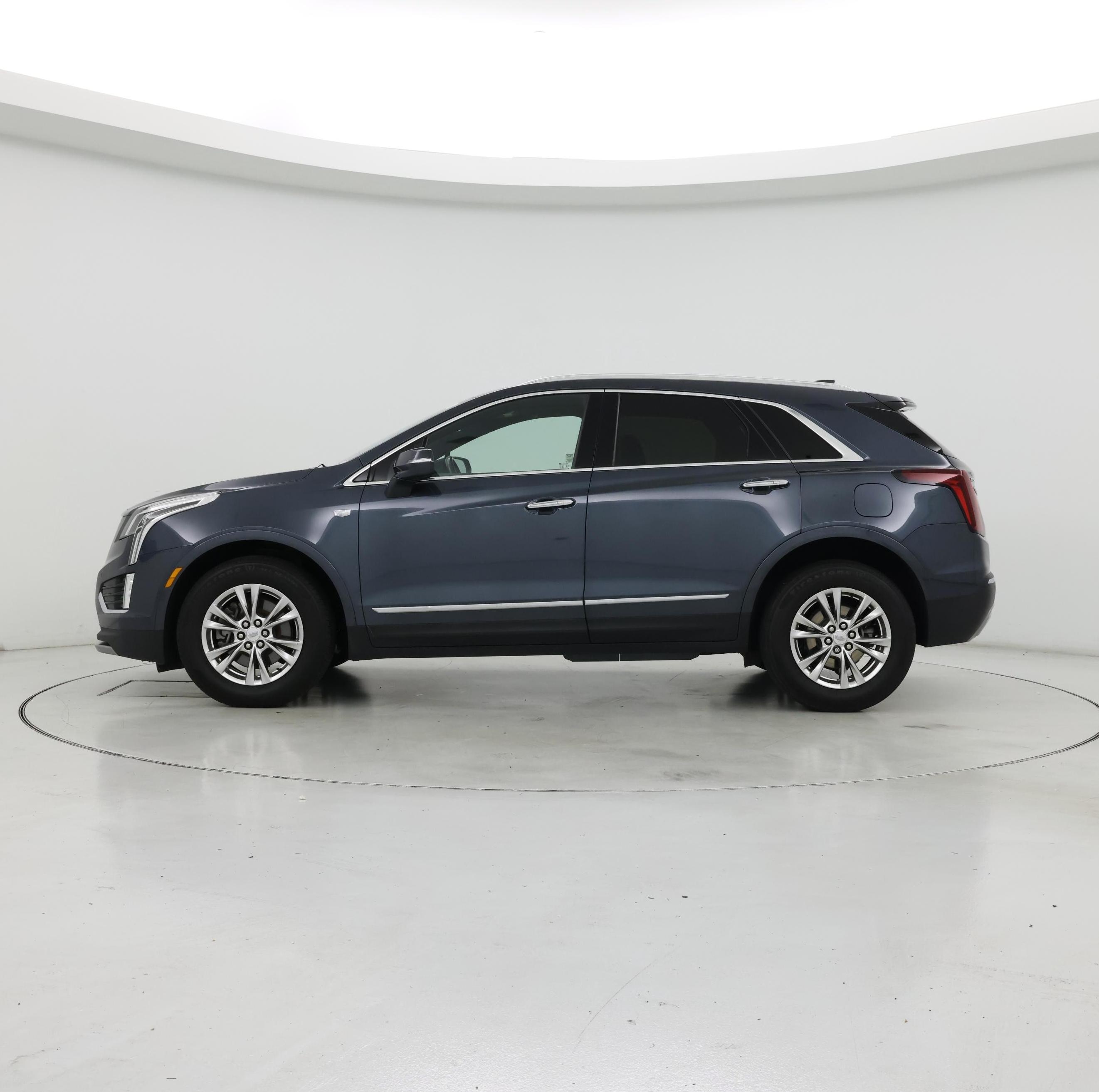 Thumbnail: 2020 Cadillac XT5 - 3