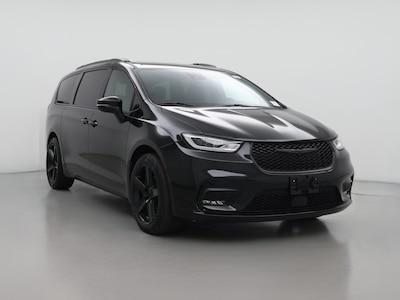 Black 2023 Chrysler Pacifica Touring L