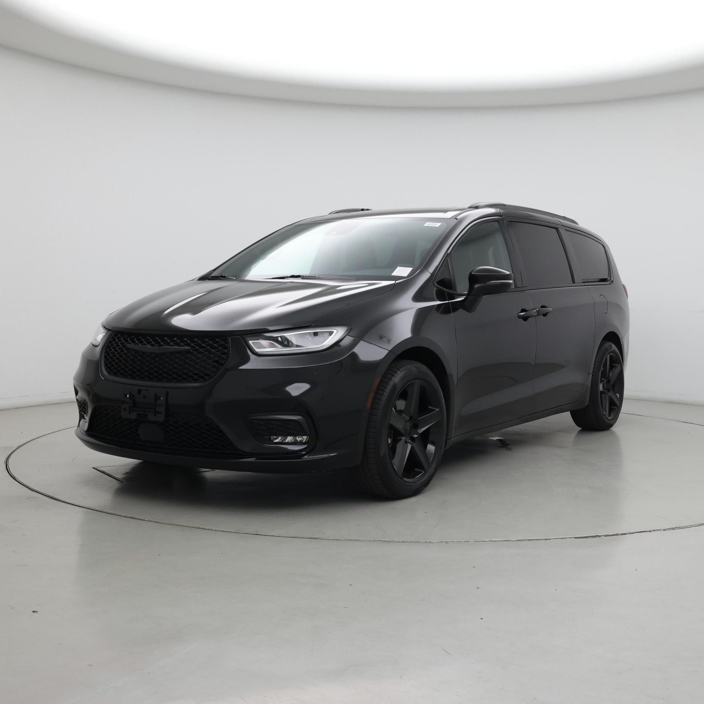 Thumbnail: 2023 Chrysler Pacifica - 4