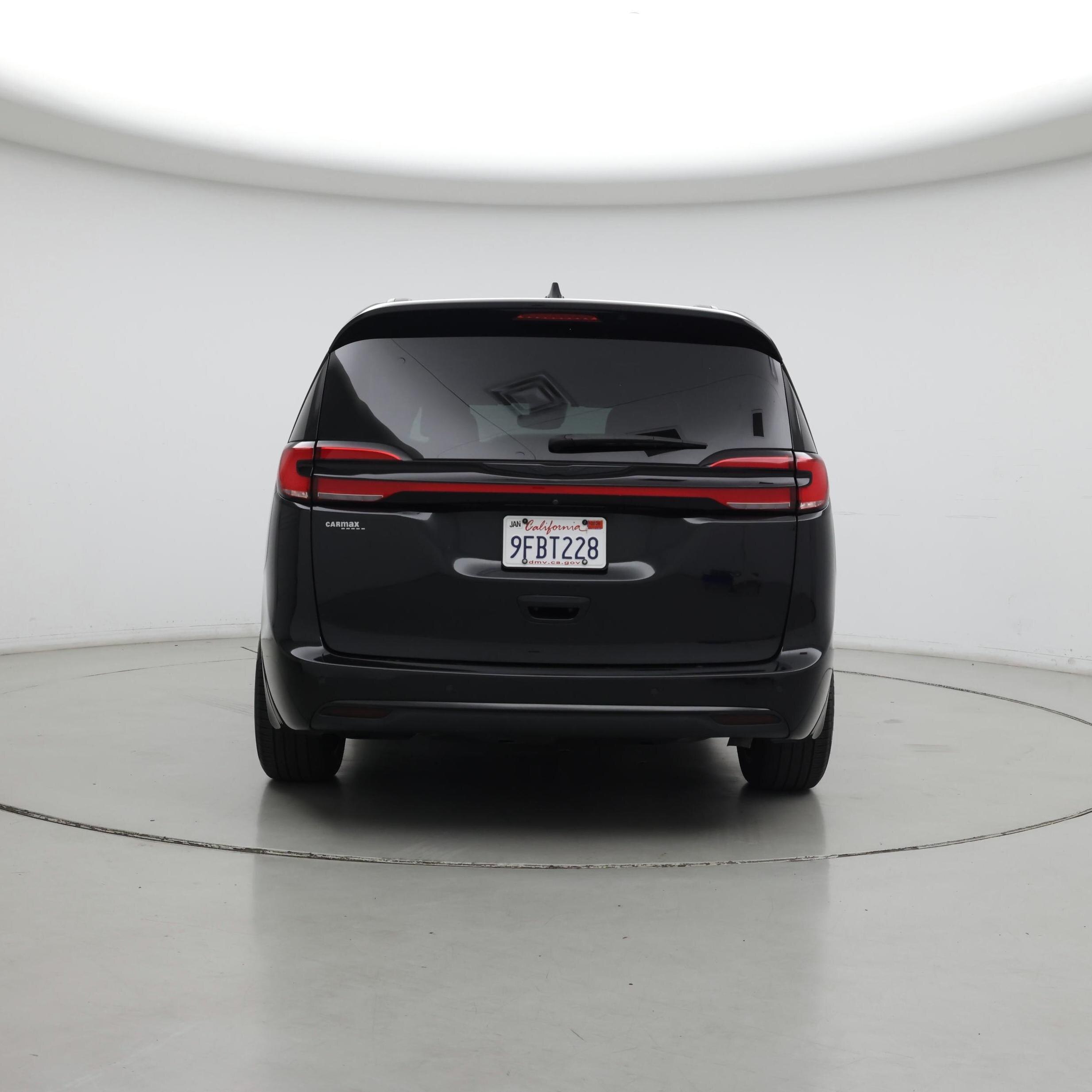 Thumbnail: 2023 Chrysler Pacifica - 6