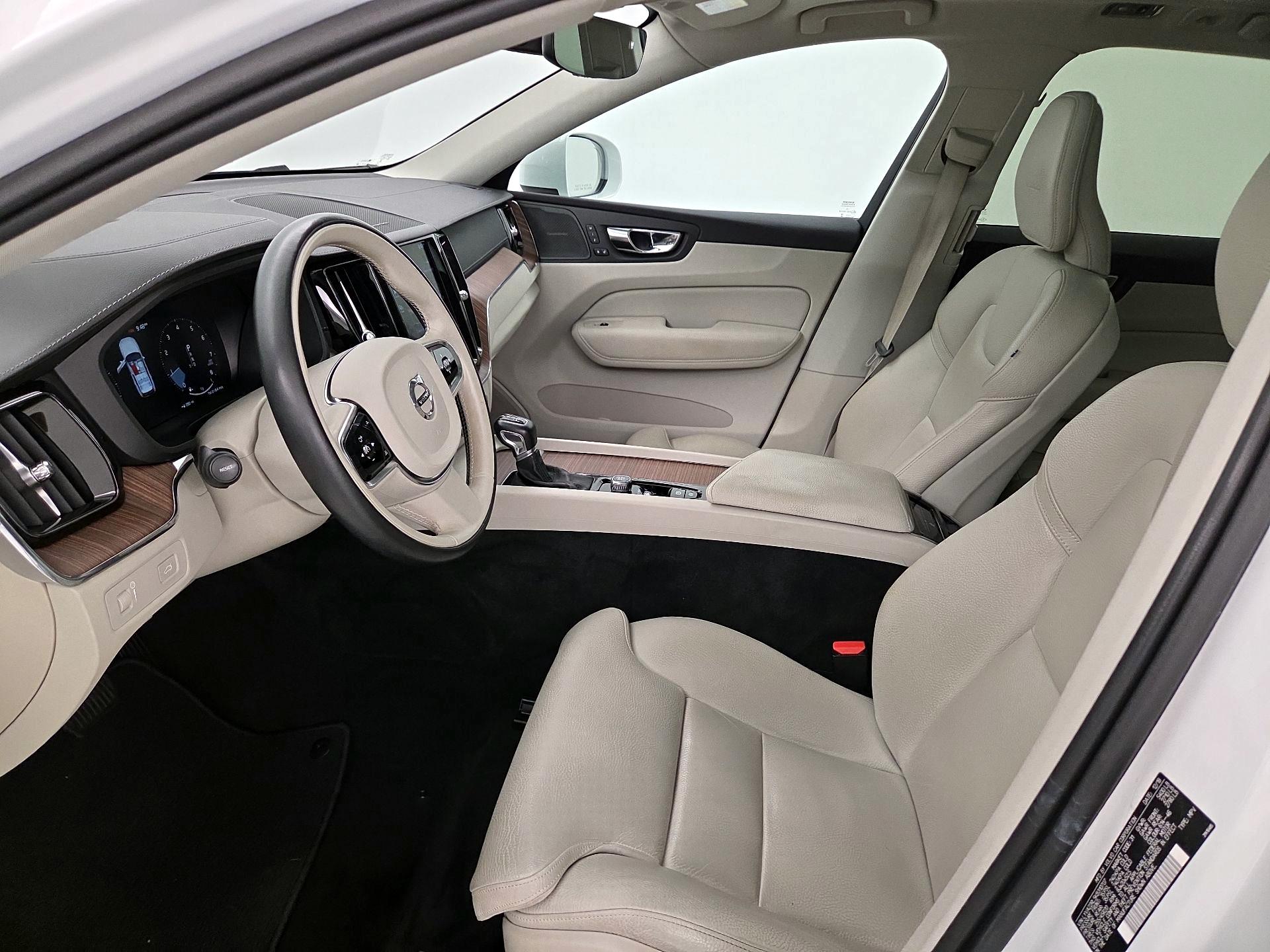 Thumbnail: 2019 Volvo XC60 - 11