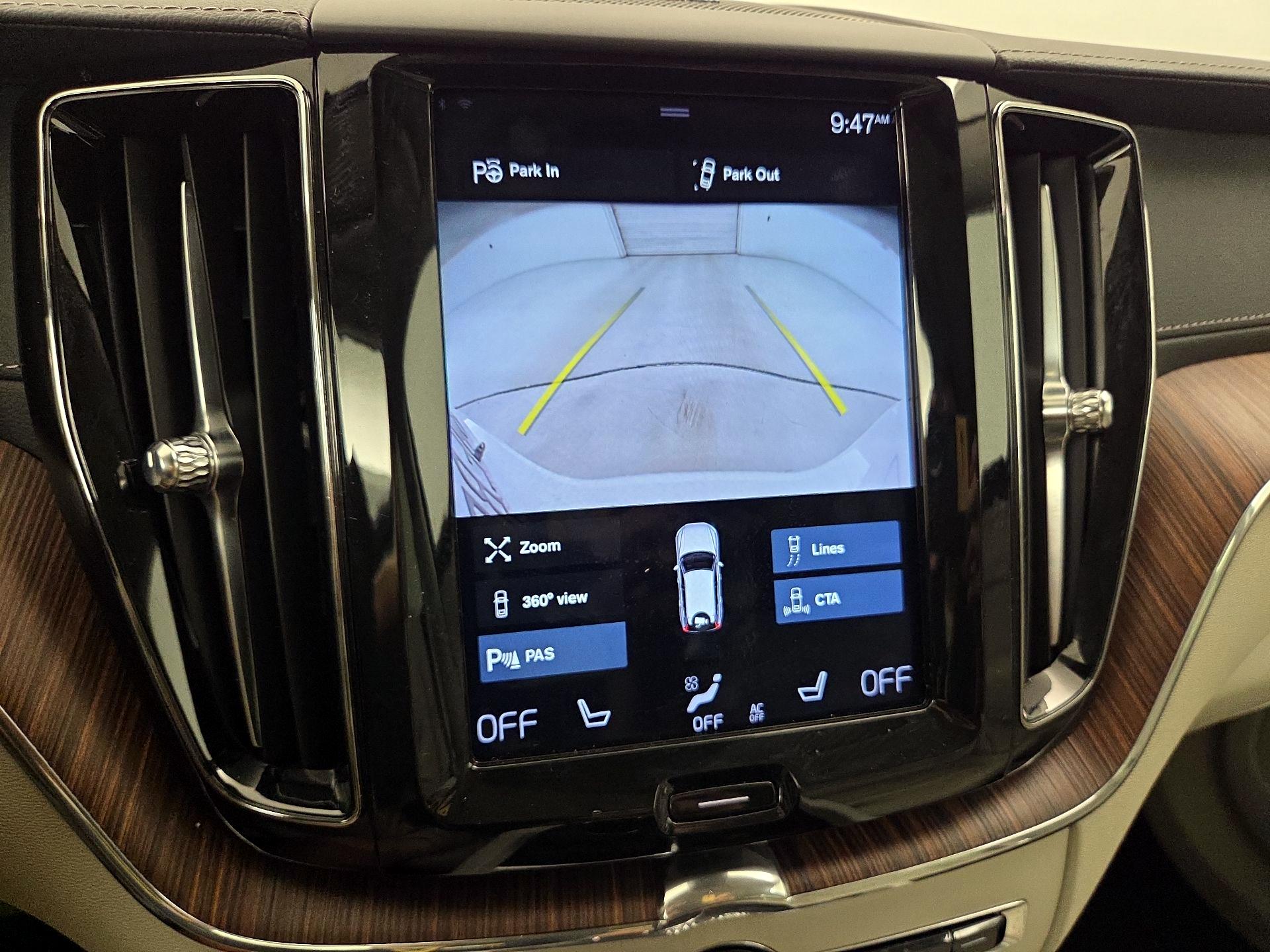 Thumbnail: 2019 Volvo XC60 - 15