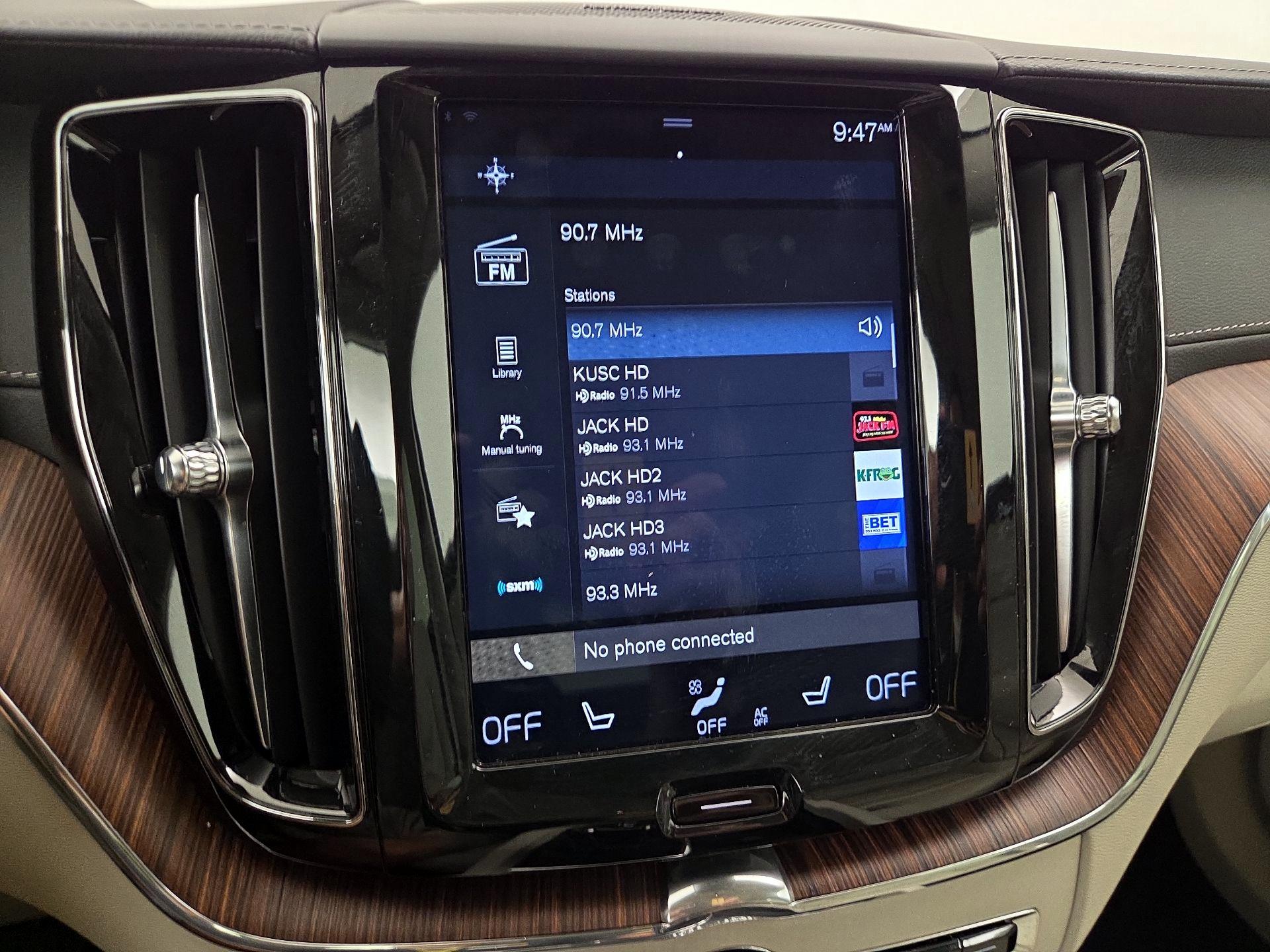 Thumbnail: 2019 Volvo XC60 - 16