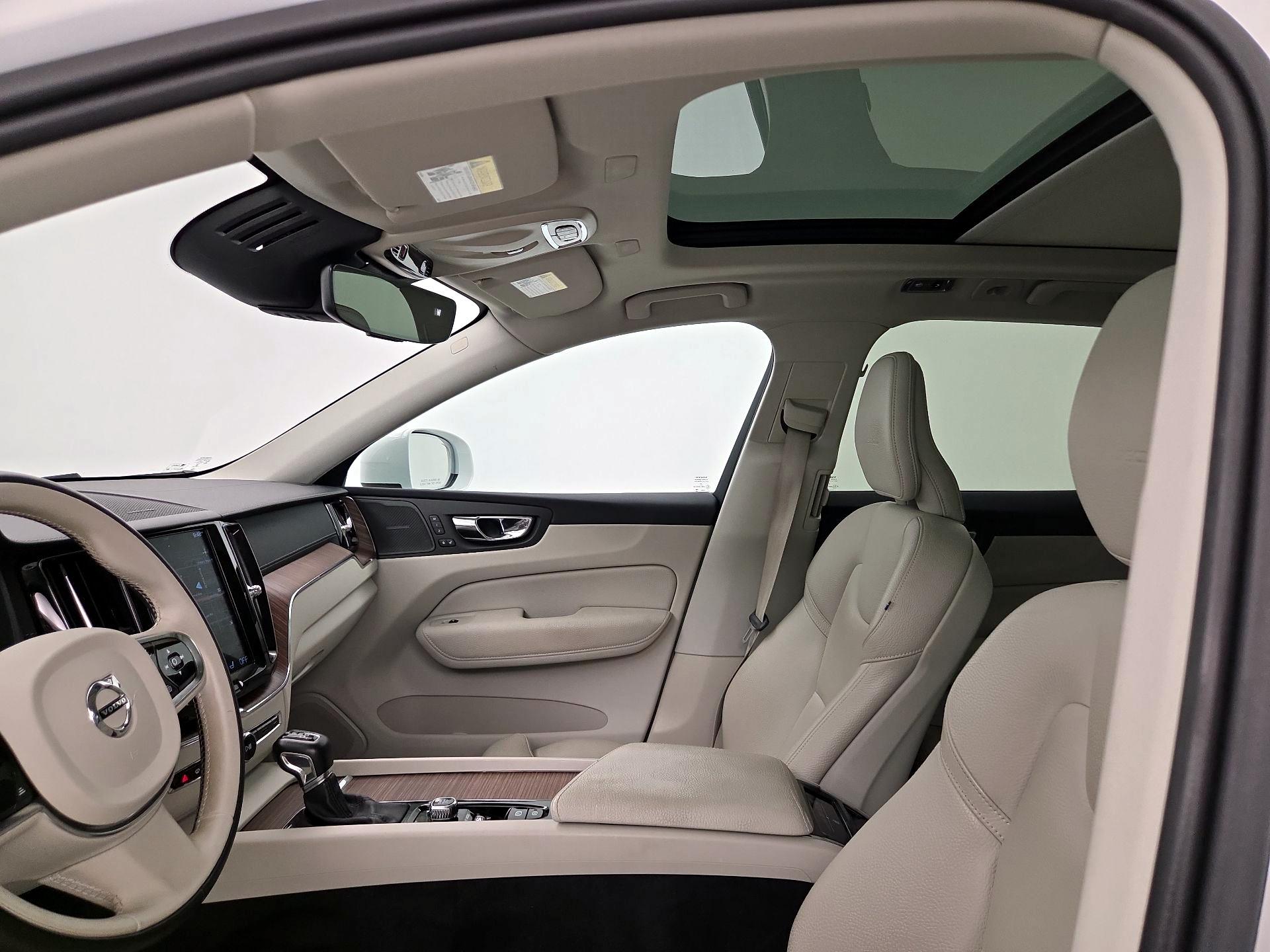 Thumbnail: 2019 Volvo XC60 - 20