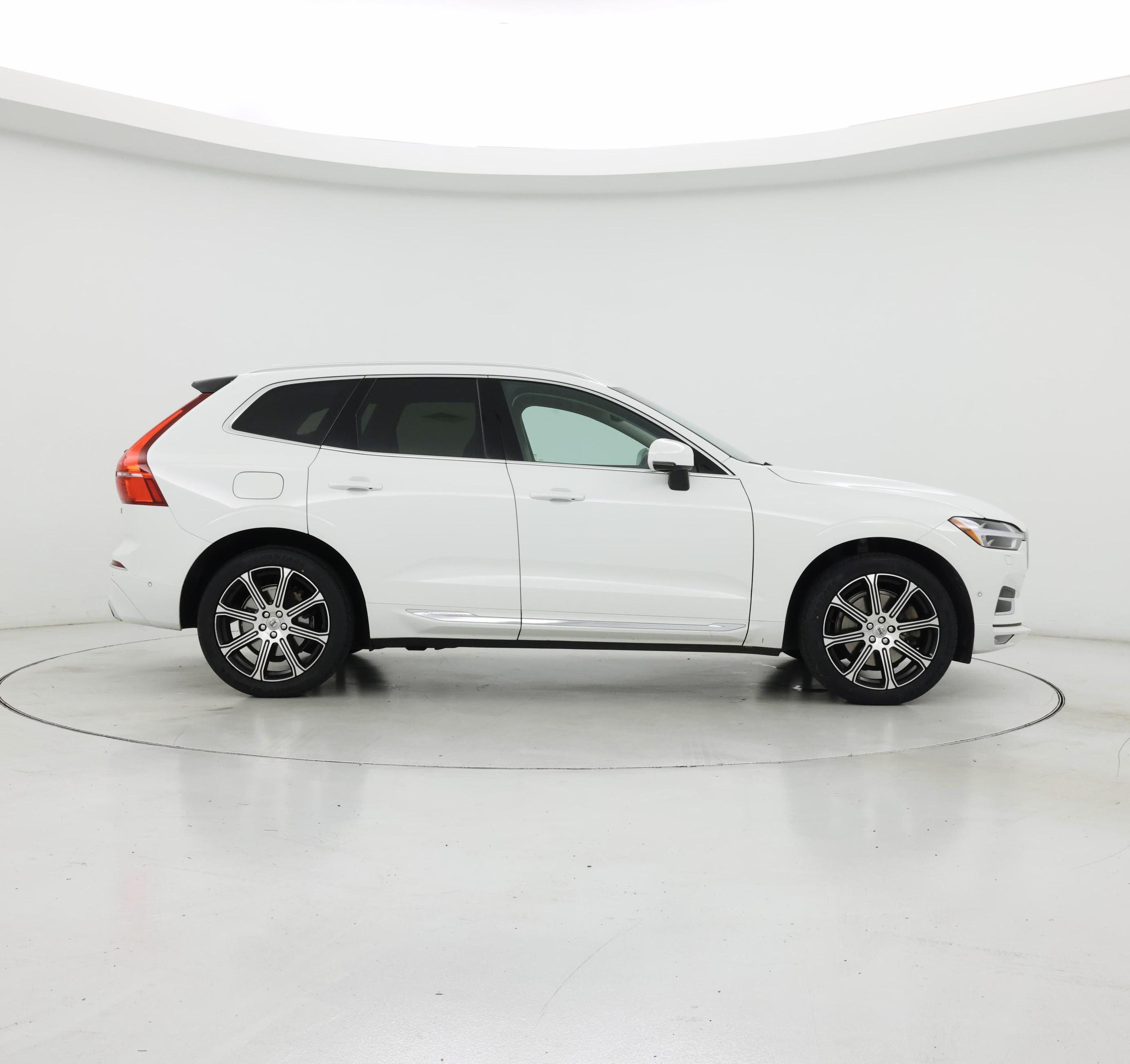 Thumbnail: 2019 Volvo XC60 - 7