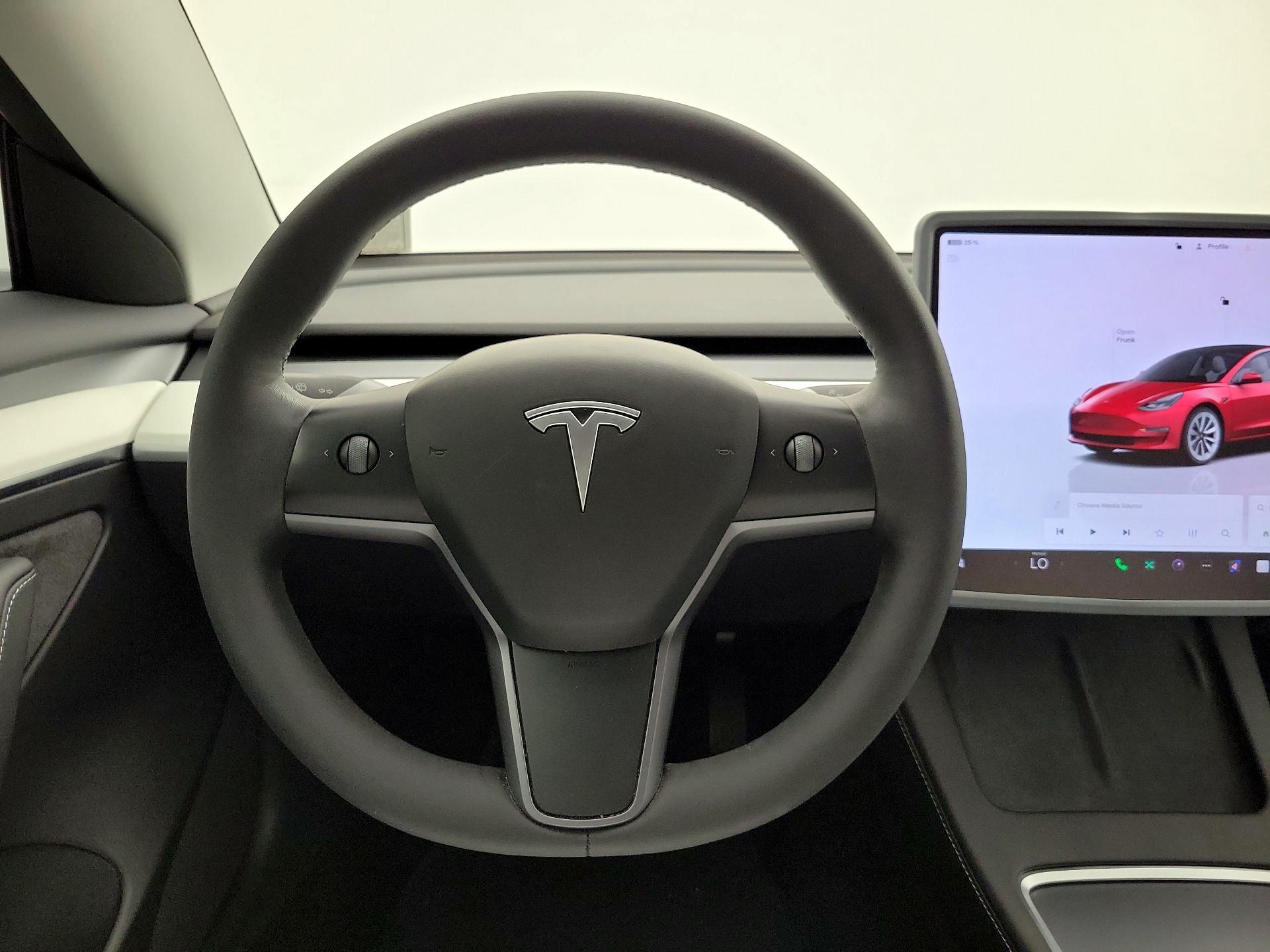 Thumbnail: 2023 Tesla Model 3 - 10